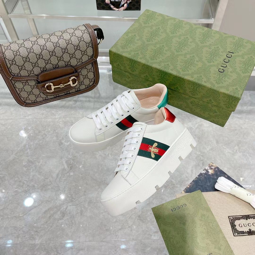TOP GUCCI Sneakers with Bee Pattern - White