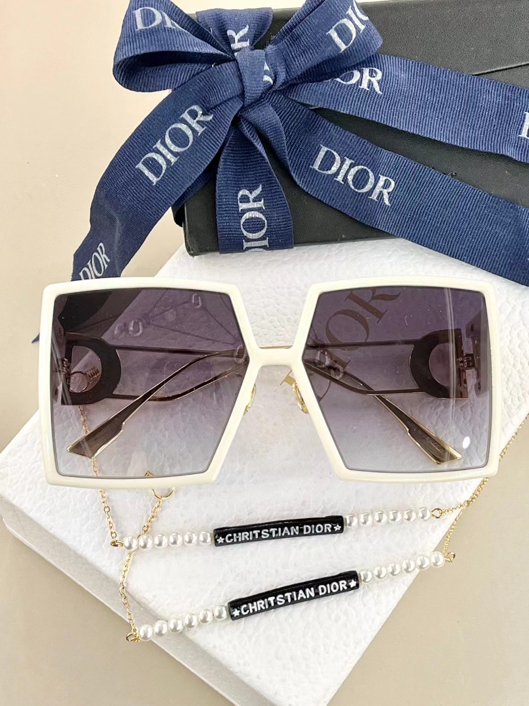 TOP Christian Dior Sunglasses - 3 Colors  （no chain）