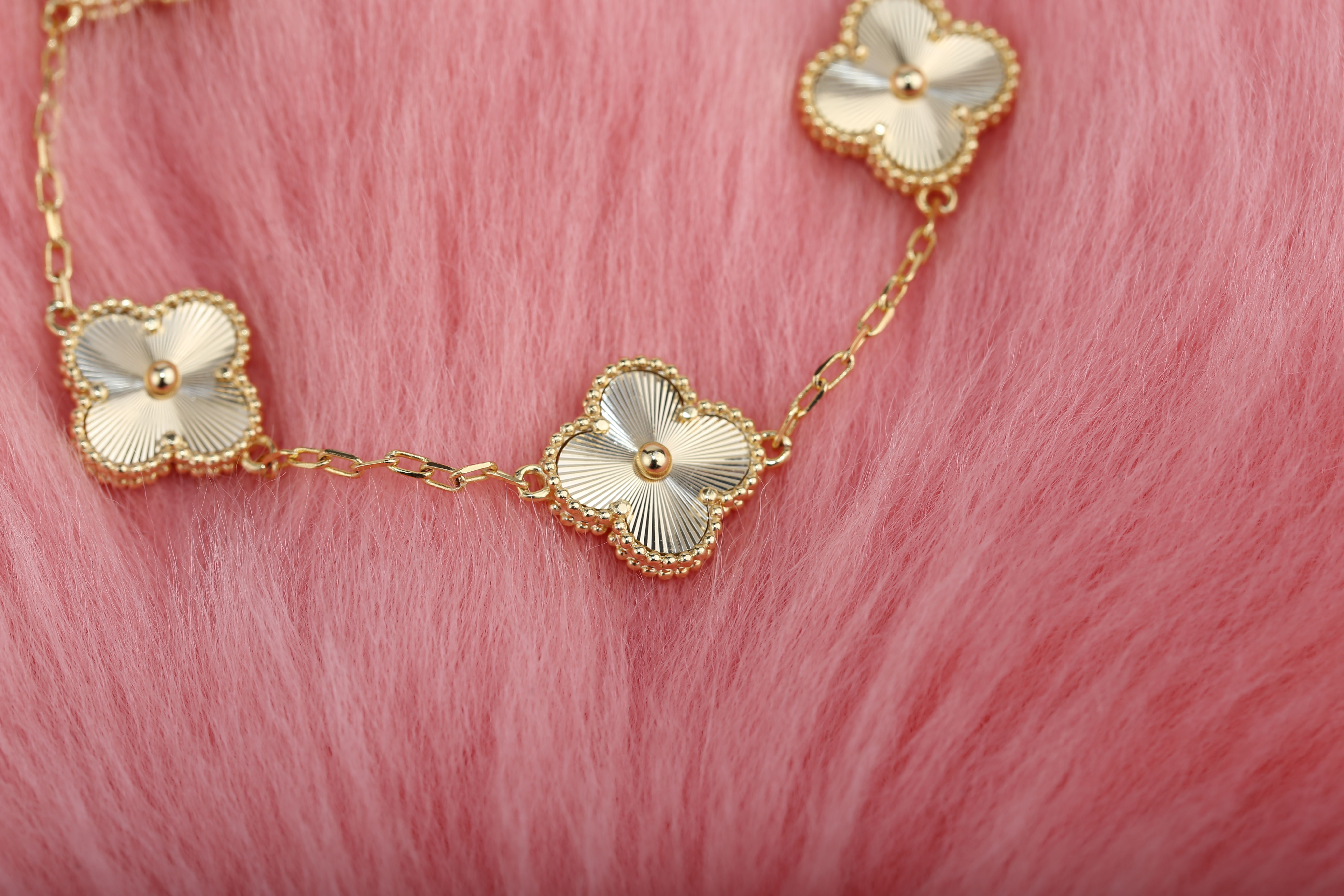 Van Cleef&Arpels VCA Gold Laser Bracelet