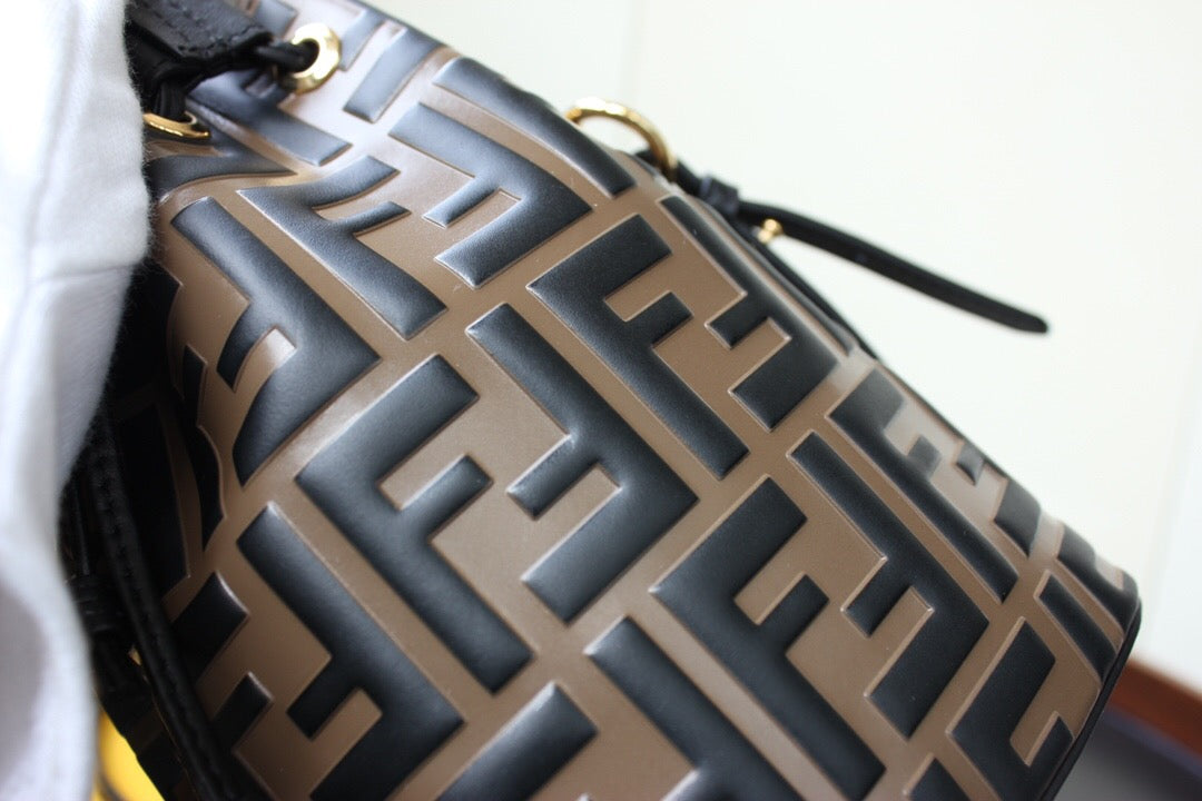 TOP FENDI Mon Tresor Bag - Black
