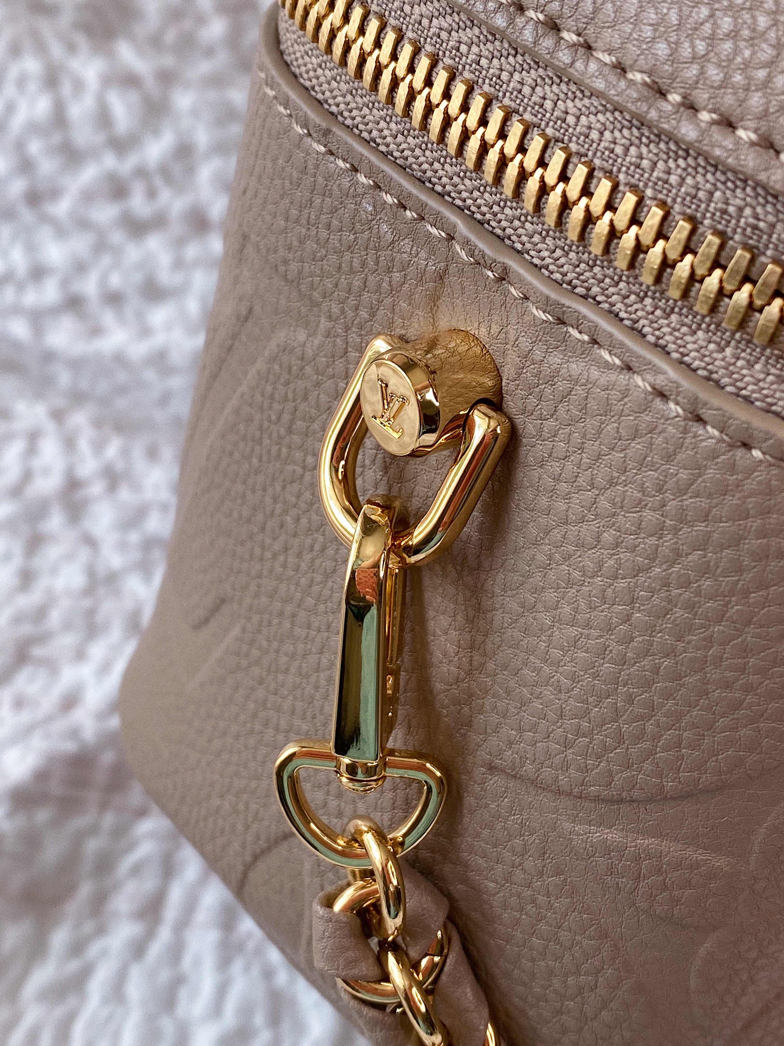 TOP Louis Vuitton LV Vanity Pm Bag Giant Monogram 19 x 13 x 11CM- Turtle Dove