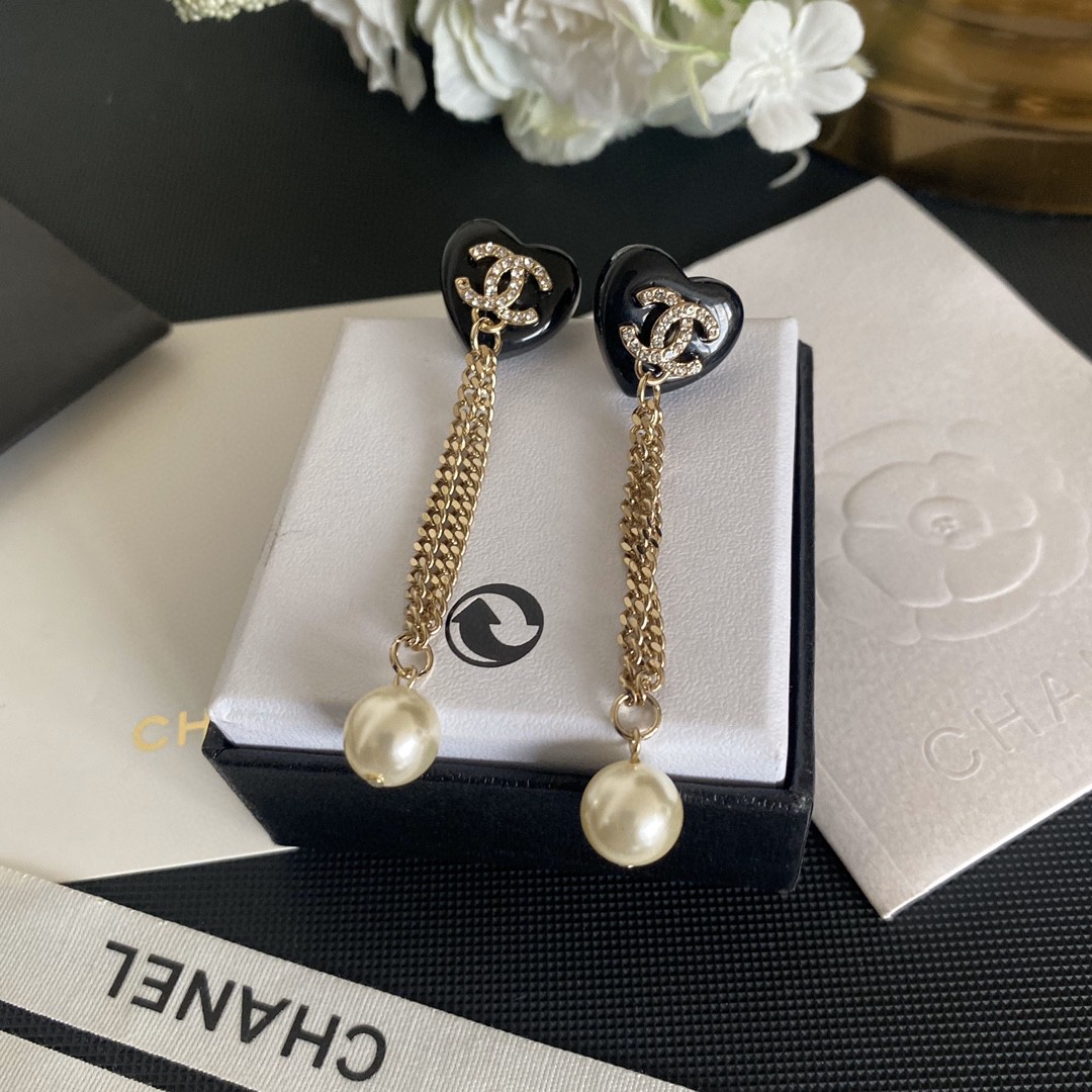 TOP CHANEL CC Earrings- Black