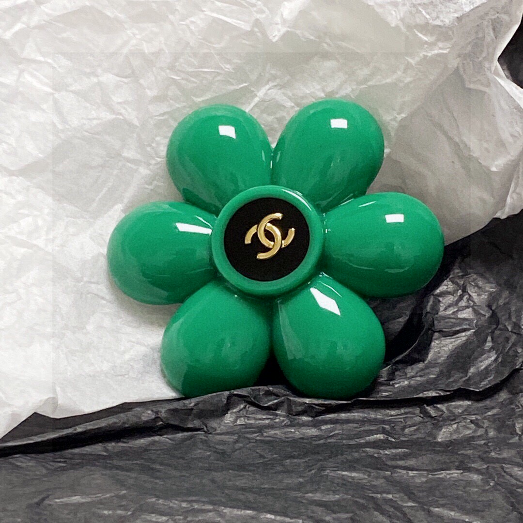 TOP CHANEL Flower Brooch-Green