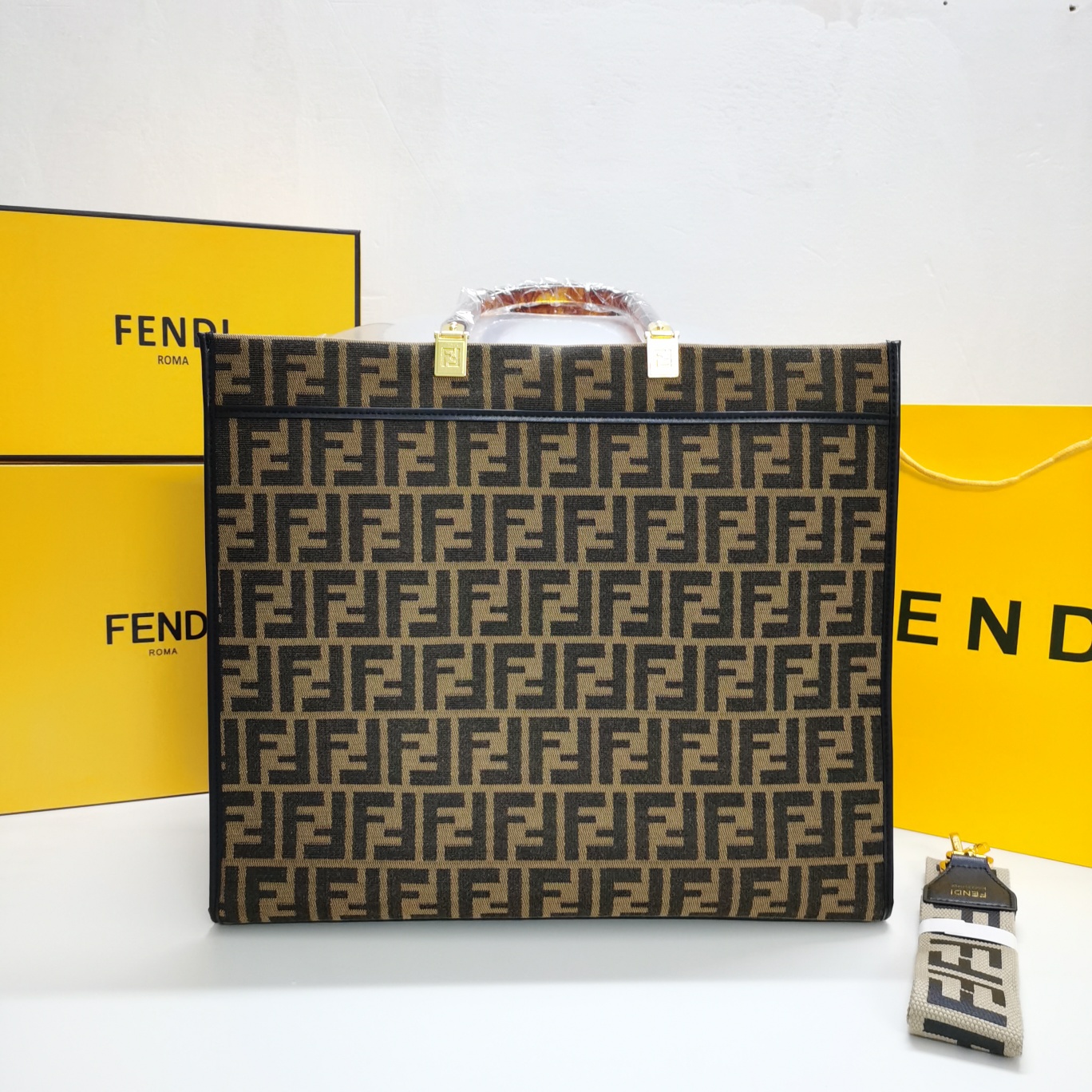 TOP FENDI Large Tote Sunshine Prints Tote - Brown