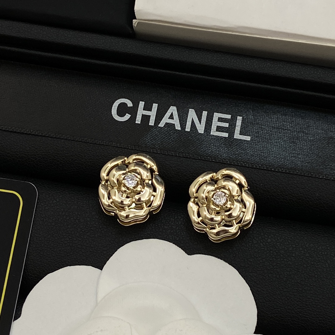 TOP CHANEL Flower Earrings - 3 Colors