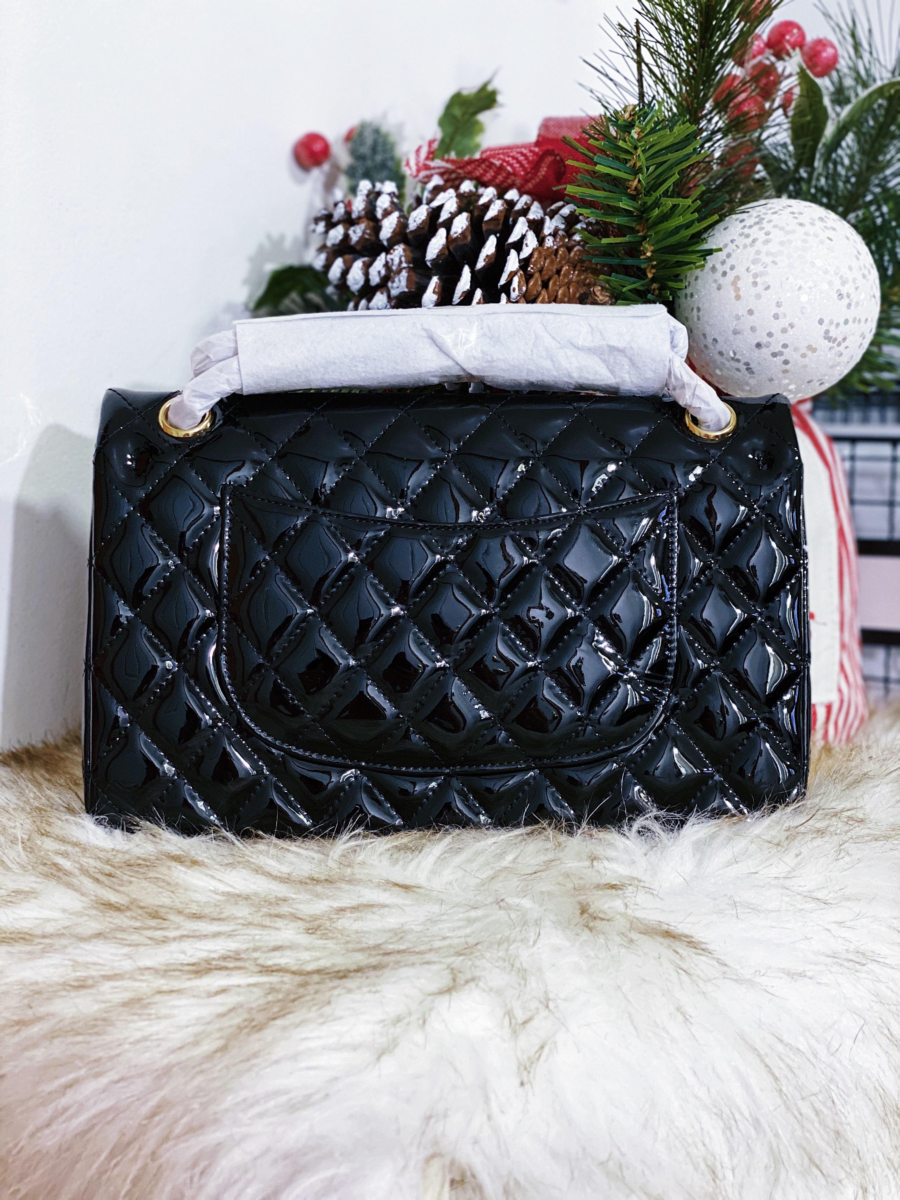 TOP CHANEL Classic Flap Bag Patent Medium 25.5cm – Black & GHW