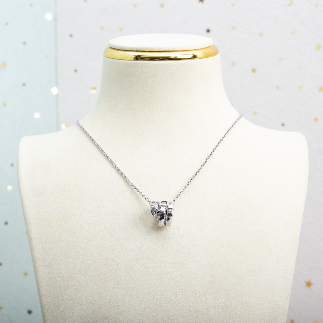 TOP BVLGARI Diamond Snake Bone Necklace - 2 Colors