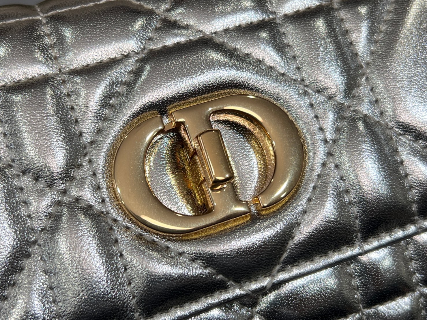 TOP Christian Dior Miss Caro Top Handle Bag Sheepskin 24x12x4cm - Gold
