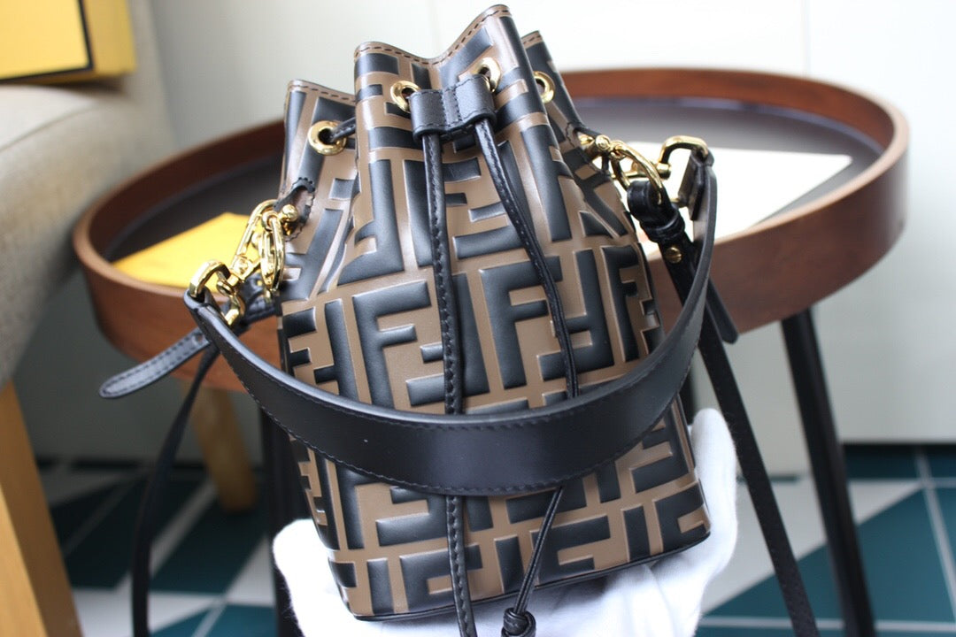 TOP FENDI Mon Tresor Bag - Black