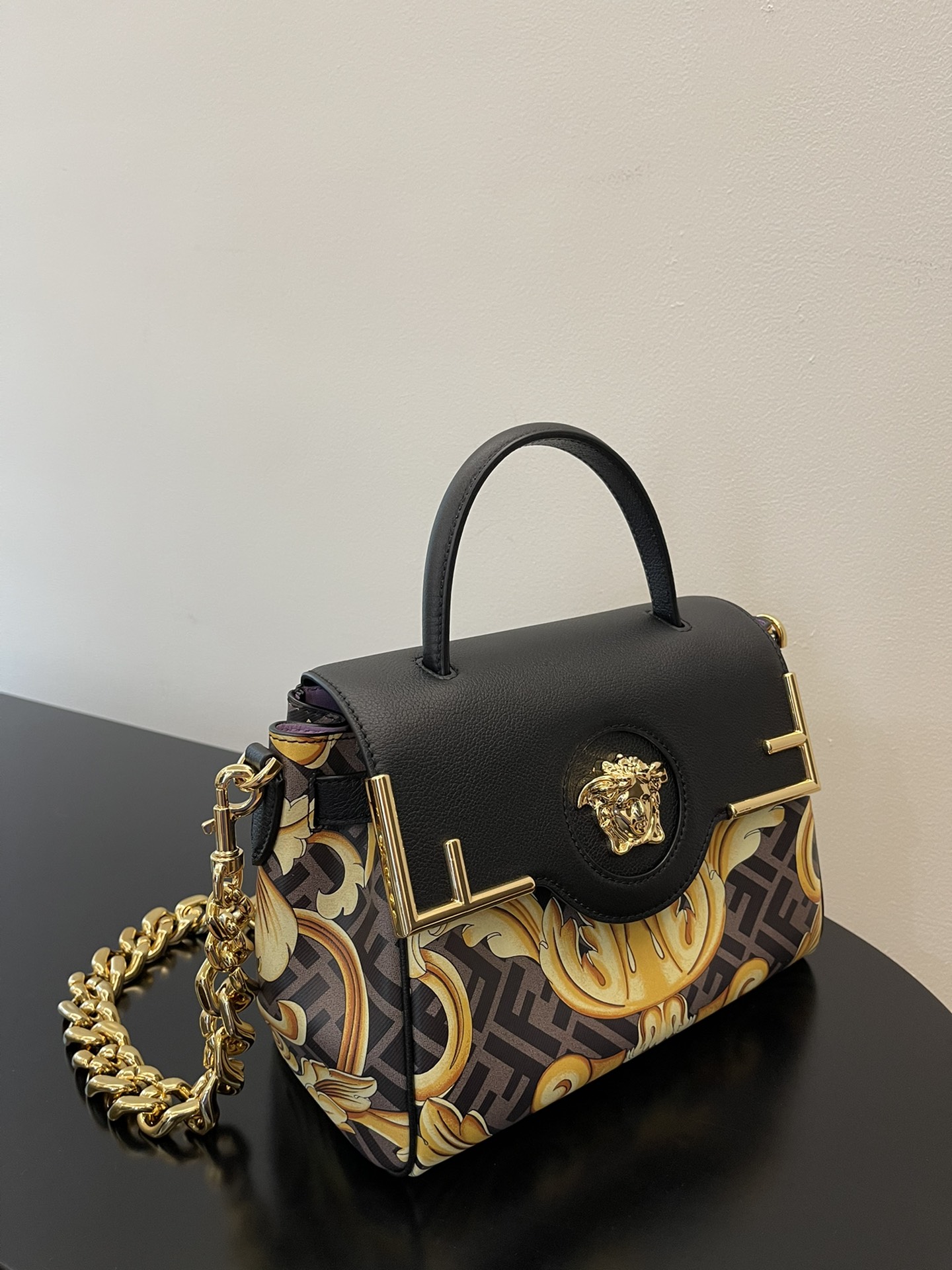 TOP FENDI Versace Fendi Co branded Handbag 25x15x22cm - Gold&GHW
