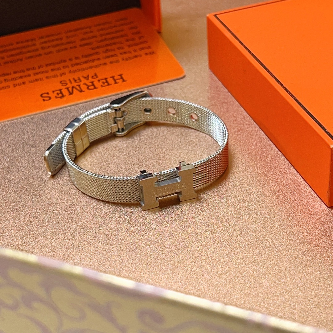 Hermès Bracelets