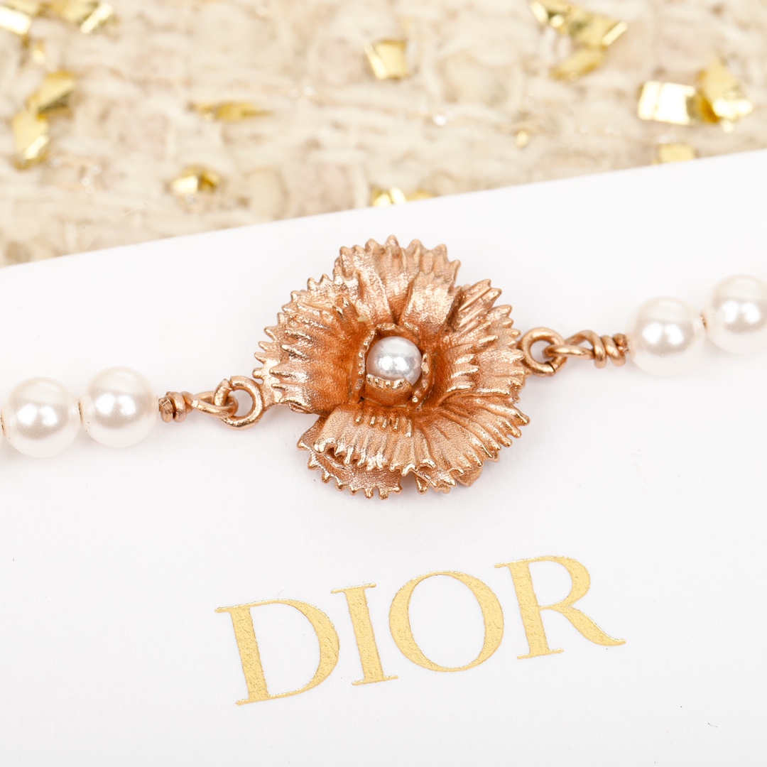 TOP Christian Dior Cornflower Pearl Bracelet - Gold