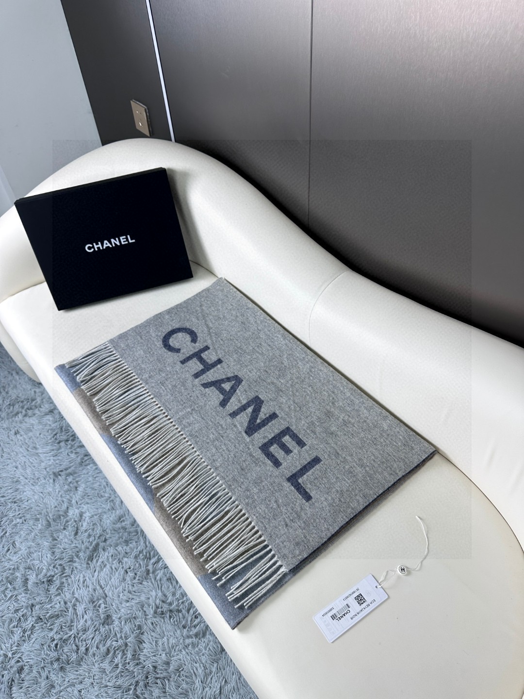 TOP CHANEL Cashmere Scarf 70 x 180 cm