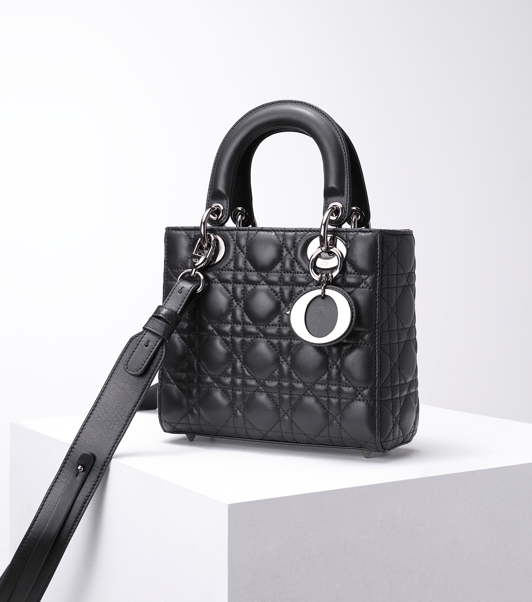 TOP Christian Dior Using Sheepskin Paired With Rattan Plaid Handbag 20x16.5x8cm - Black&SHW