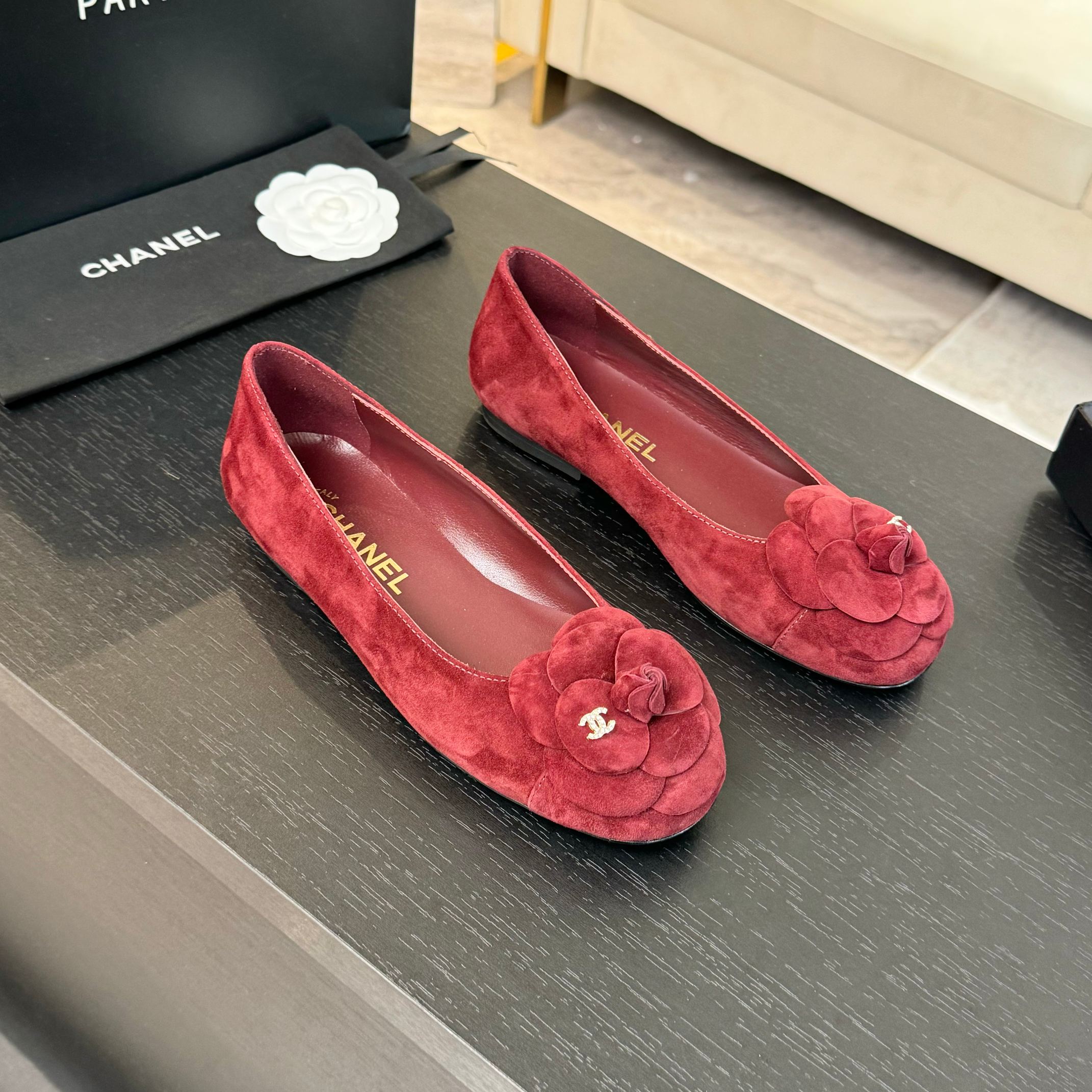 TOP CHANEL Camellia Flats - 7 Color