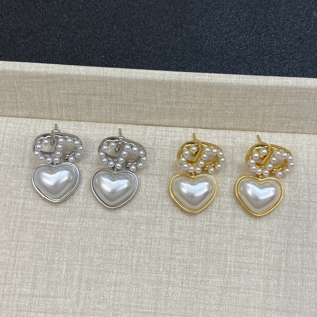 TOP Christian Dior Pearl Earrings - 2 Color