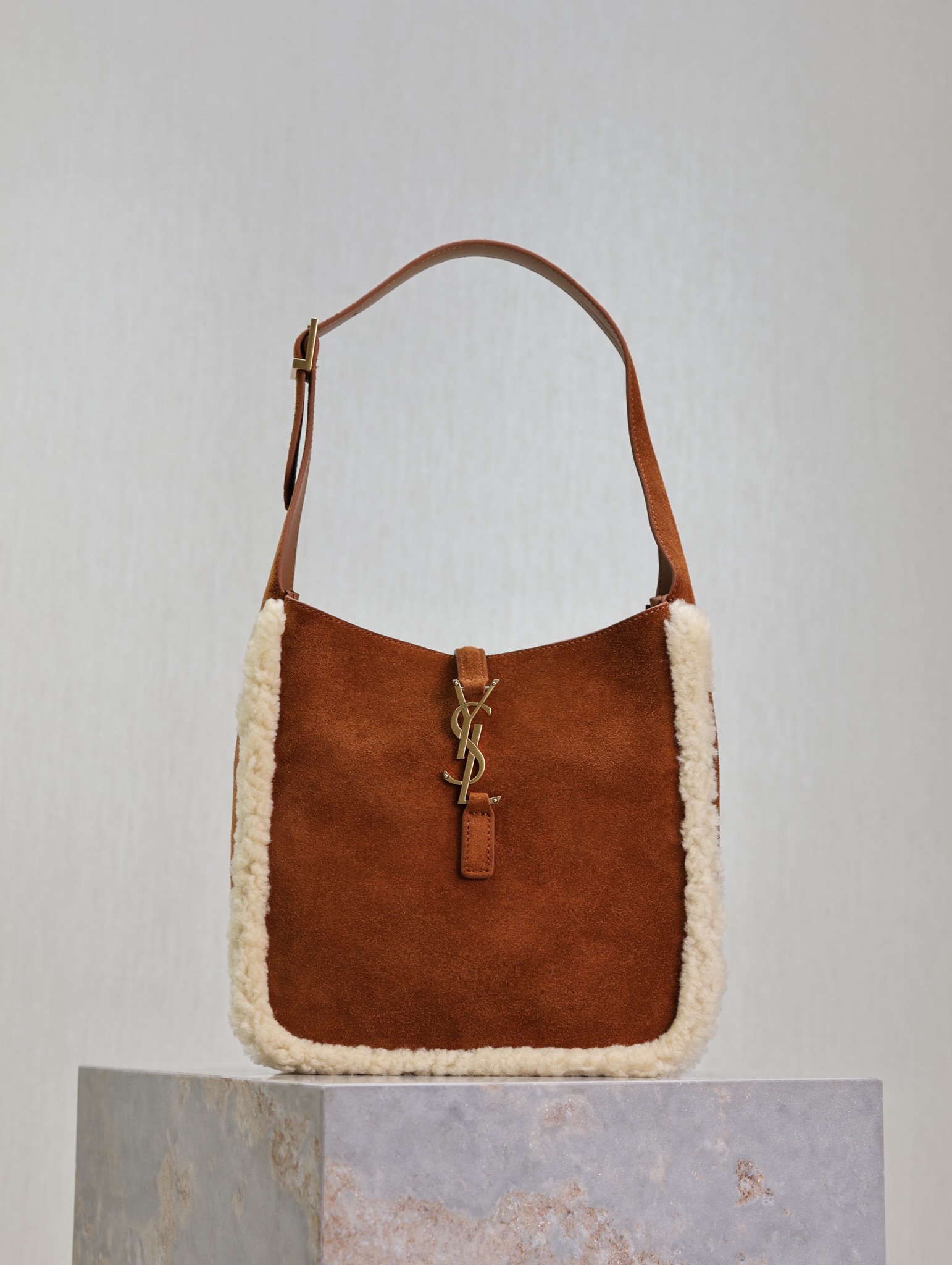 TOP Yves Saint Laurent YSL Le 5A7 Suede with Lambswool Hobo Bag 23×22×8.5cm - Brown