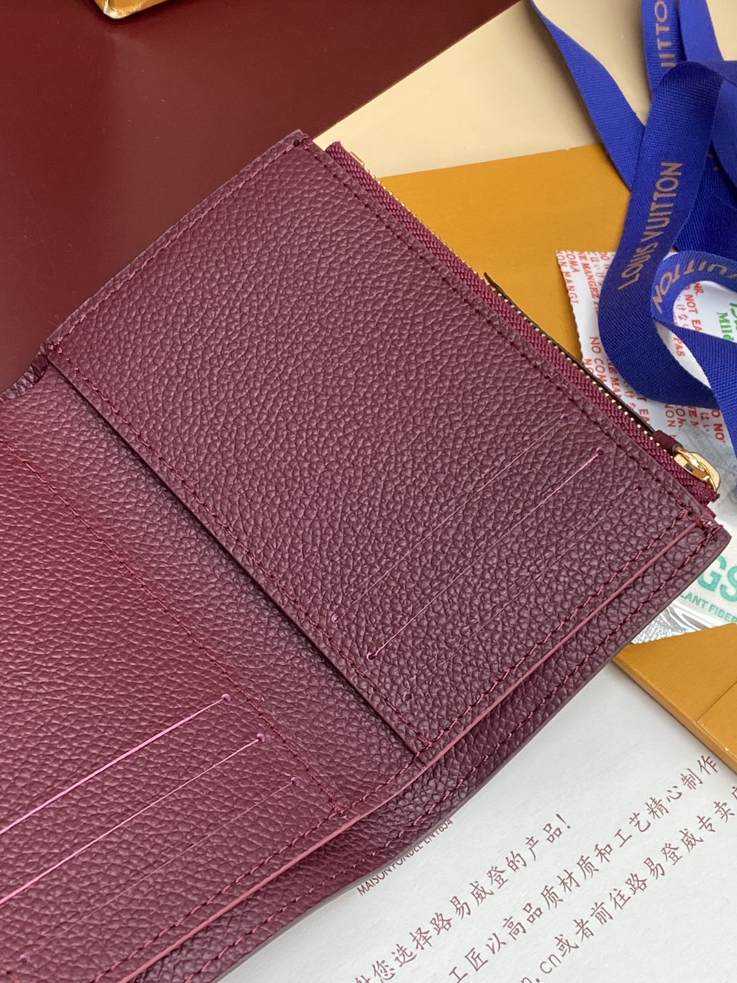 TOP Louis Vuitton LV Zoé Empreinte Wallet 12x9cm - Purple