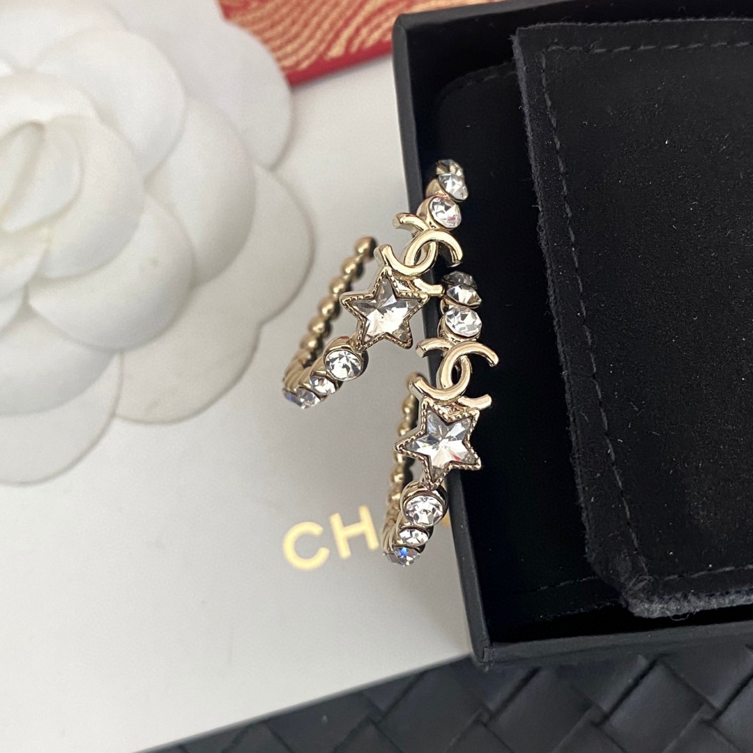 TOP CHANEL Vintage CC Earrings - Gold Color