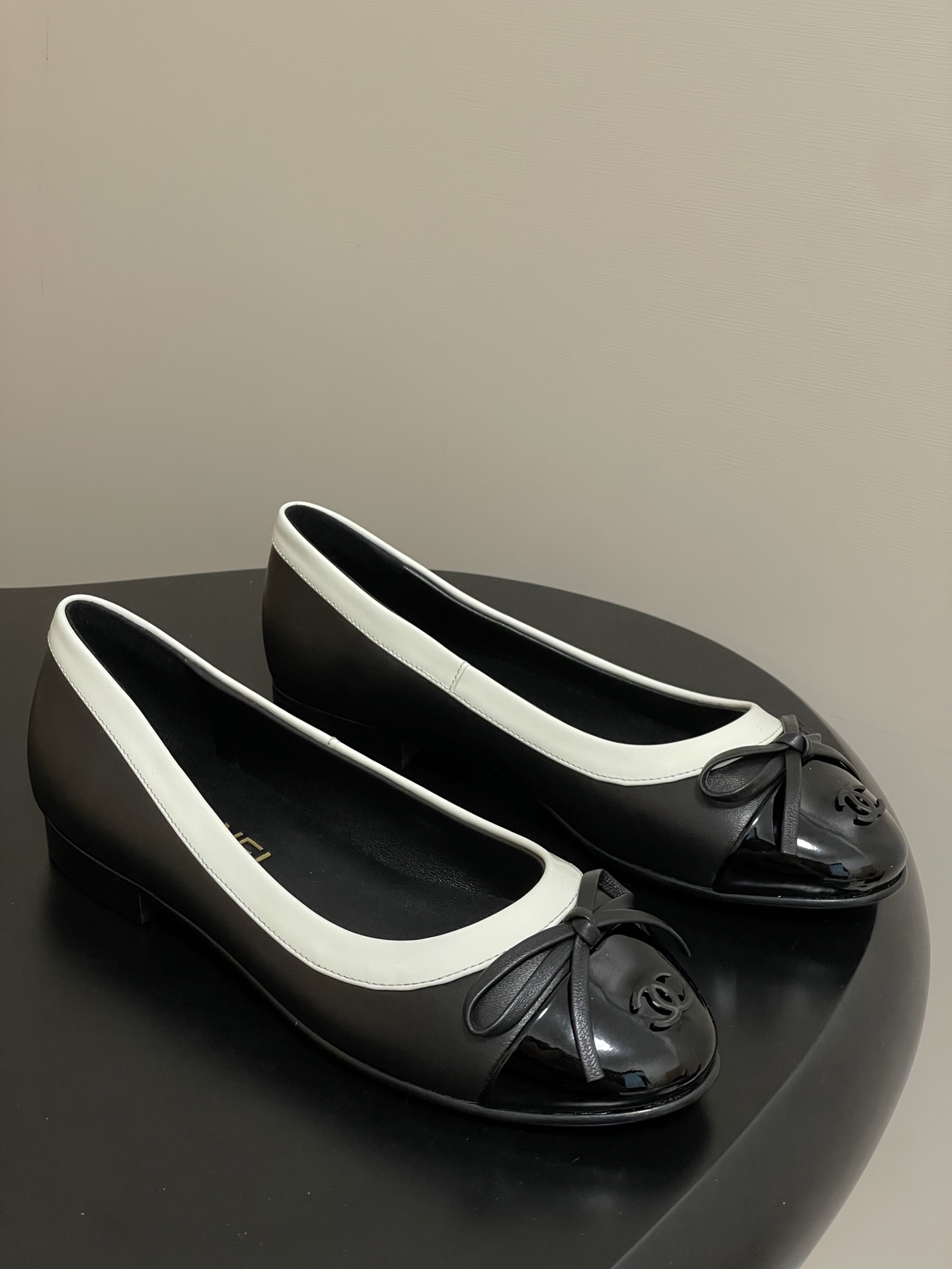 TOP CHANEL Flat Shoes - 3 Colors