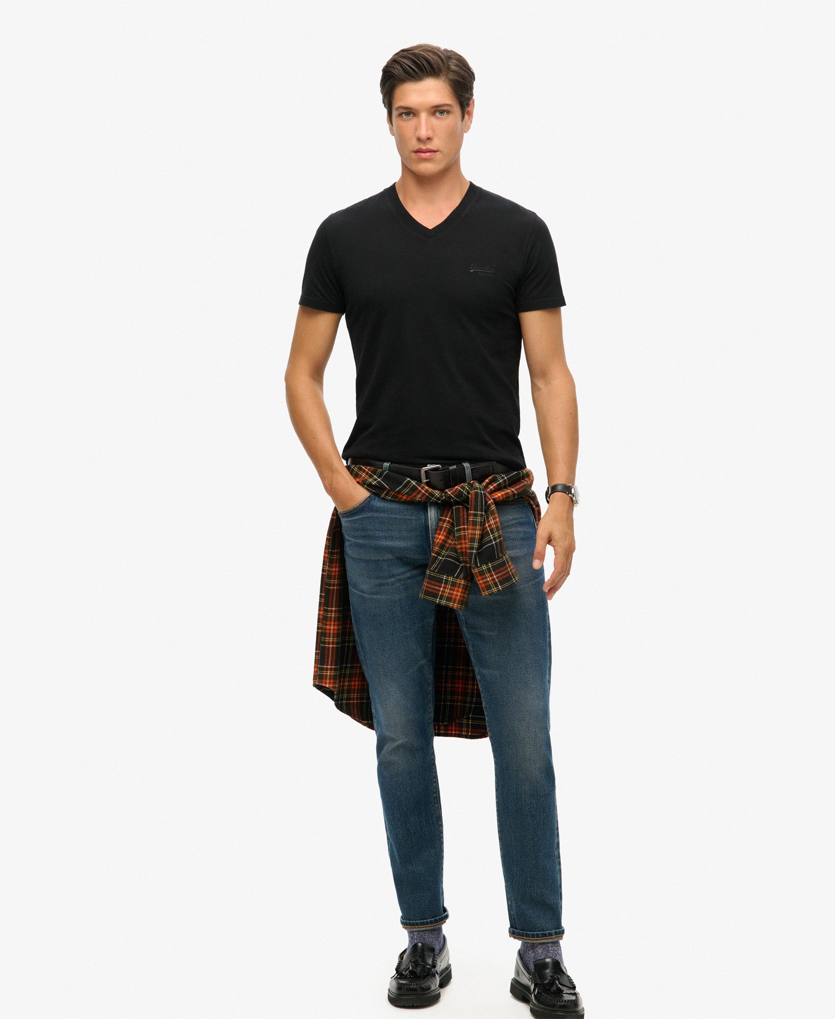 Essential Logo Embroidered Vee Tee | Black