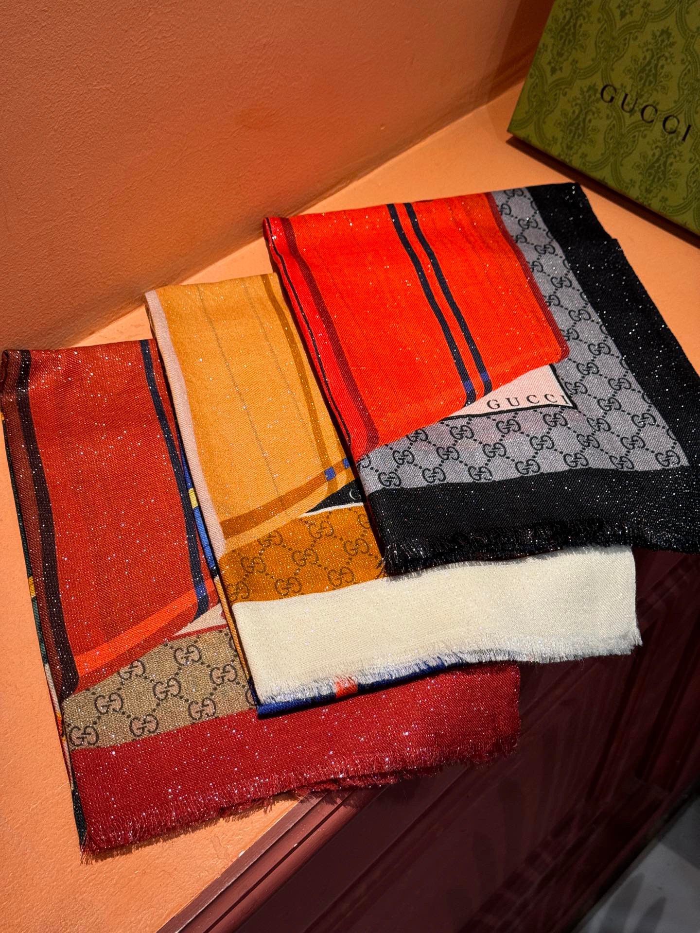 TOP GUCCI Luggage Scarf 110×200 cm - 3 Color