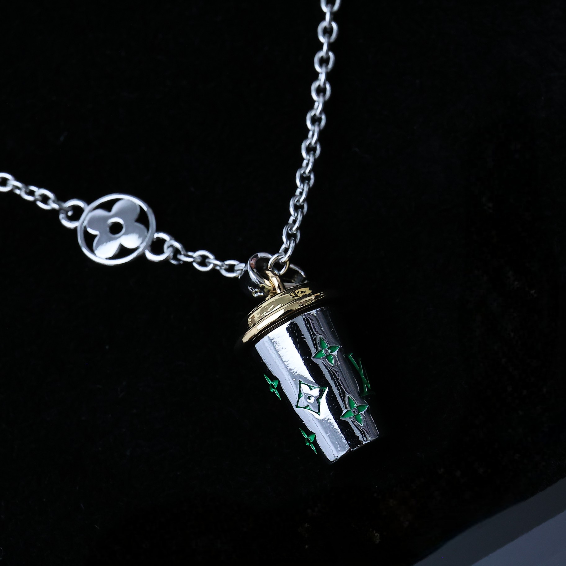 TOP Louis Vuitton LV Cup Necklace