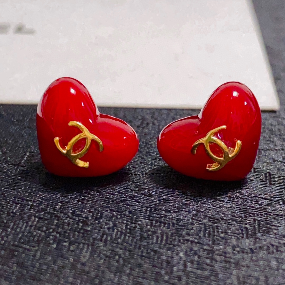 TOP CHANEL Heart Earrings- Red