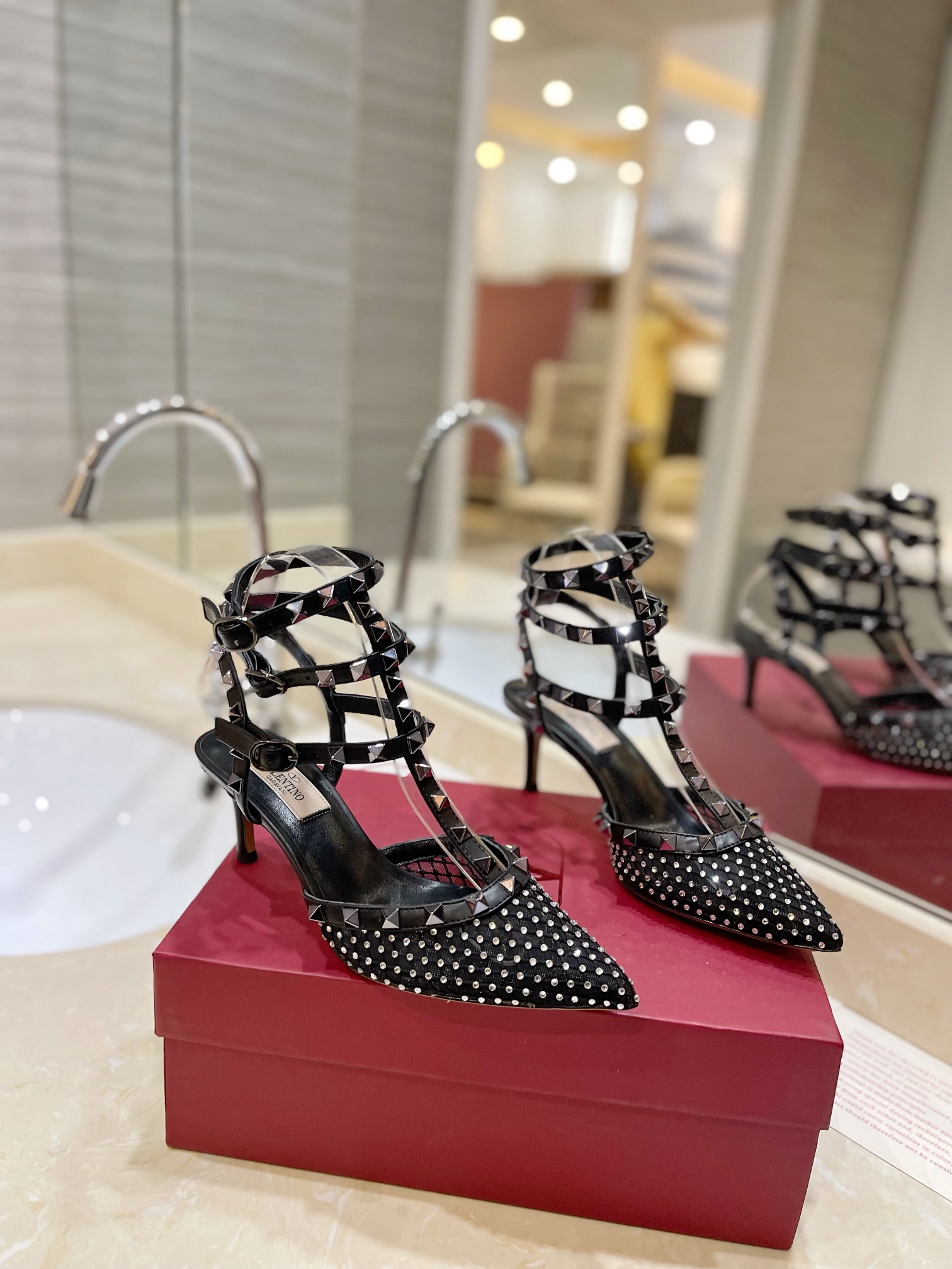 TOP VALENTINO Calfskin Mirrored Patent Leather High Heels - Black/Nude Pink - 6.5CM/10CM