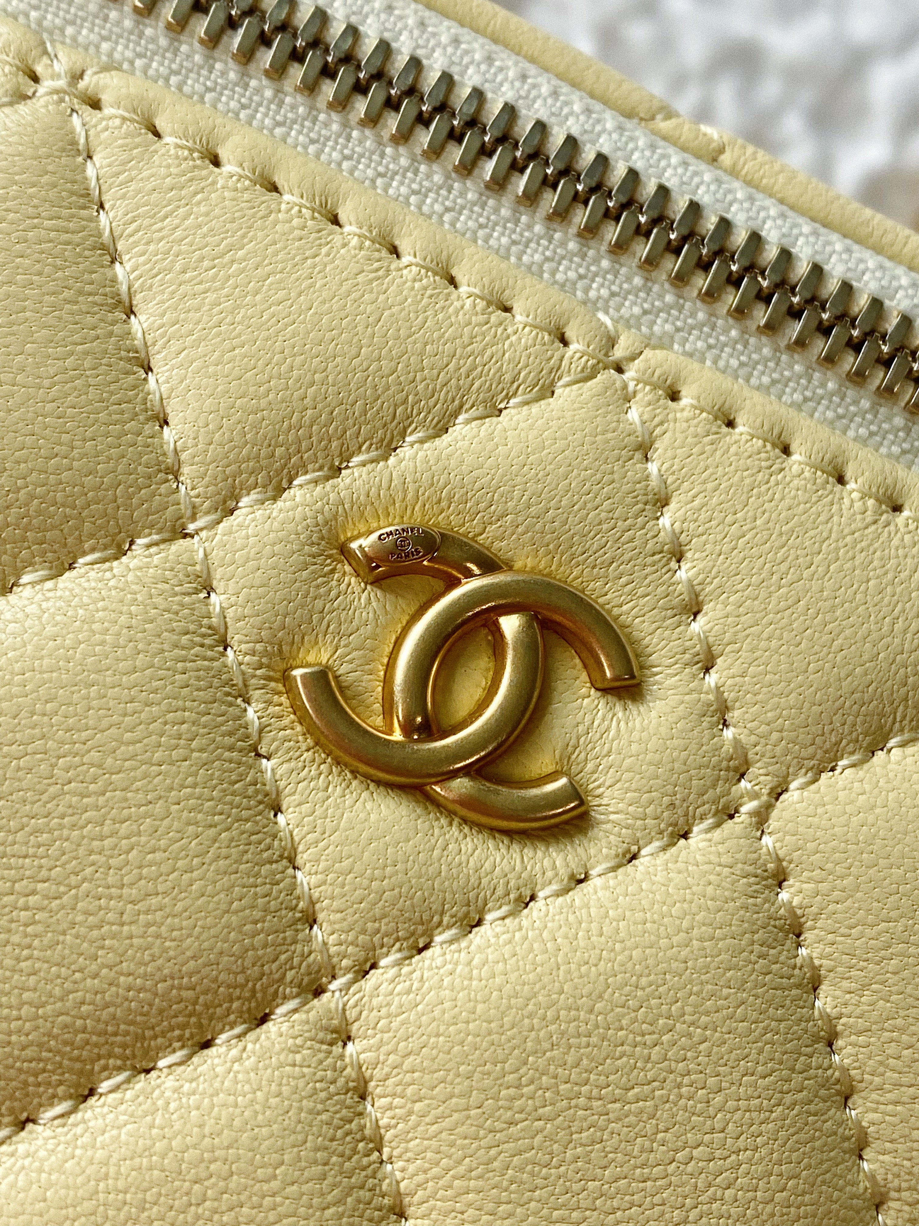 TOP CHANEL Vanity Case Perfect Fit Mini Adjustable Chain - Yellow