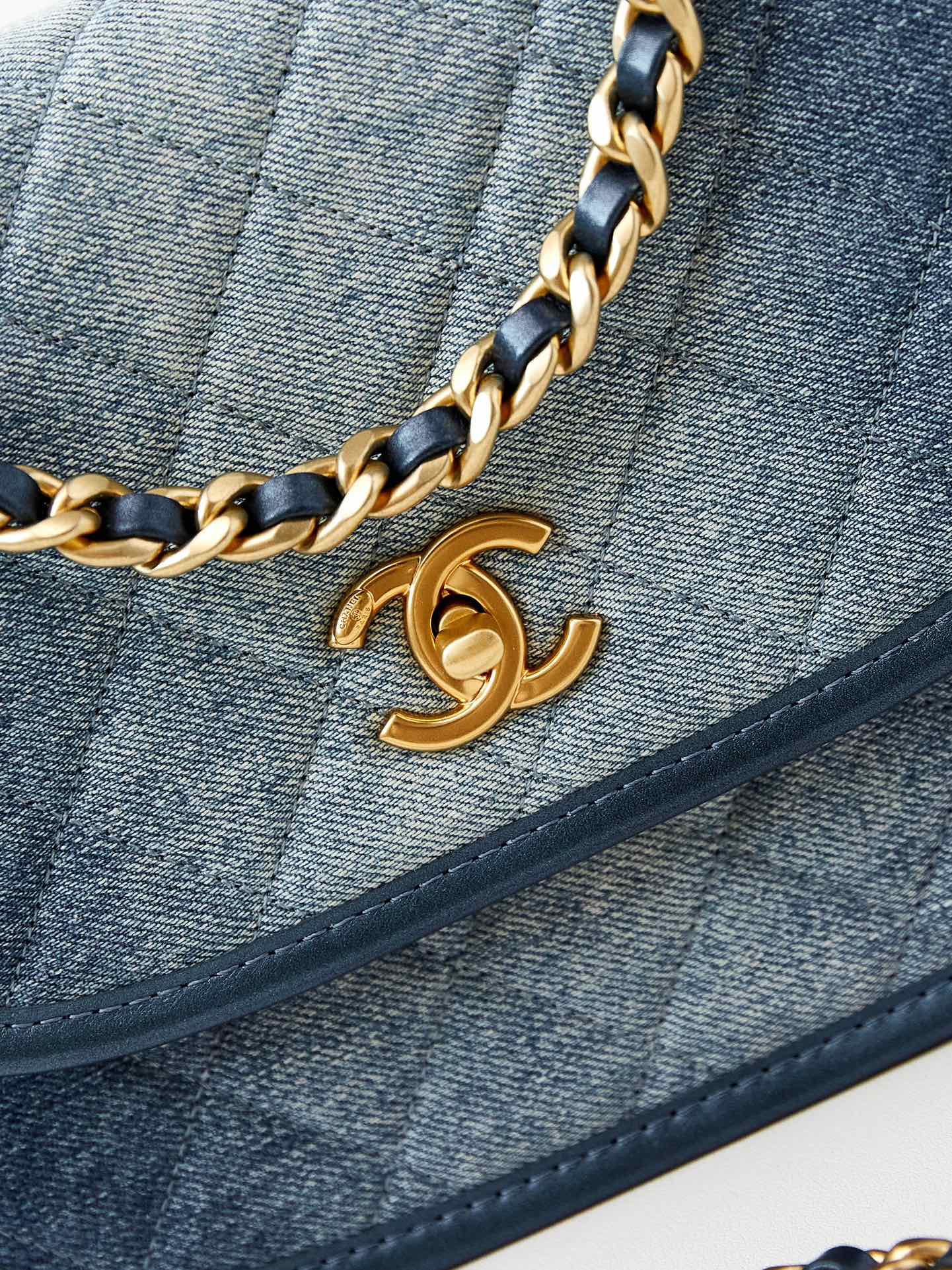 TOP CHANEL 24s Saddle Bag 16.5*23.5*5.5 - Denim