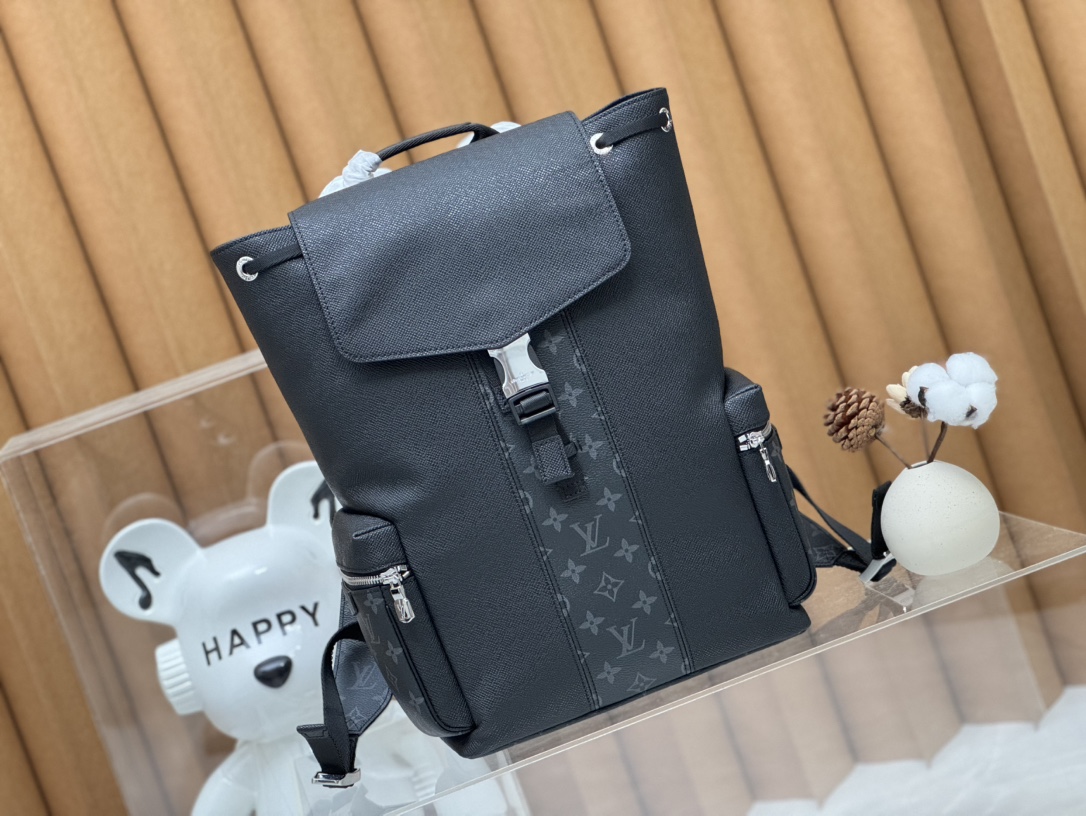 TOP Louis Vuitton LV Taïgarama Outdoor Backpack Taïga Leather Monogram Eclipse Canvas 37x45x19cm - Black