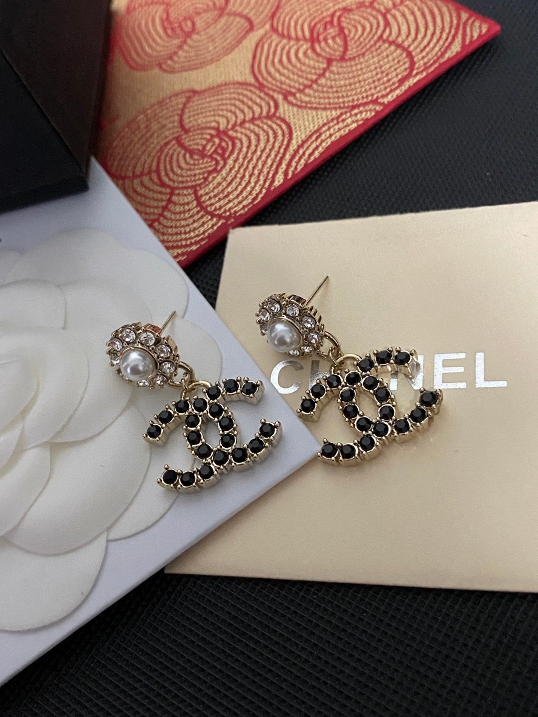 TOP CHANEL CC Earrings - Black