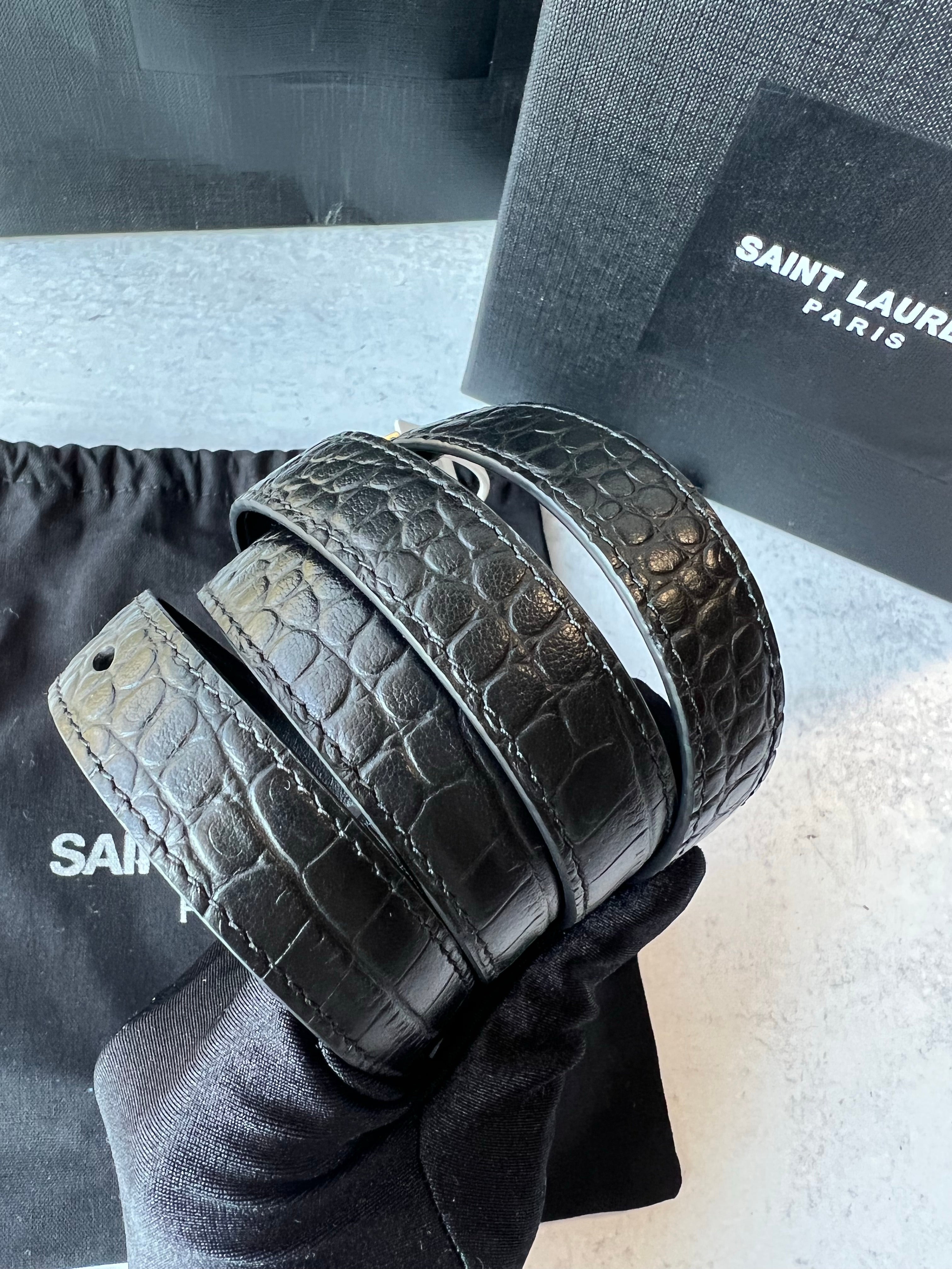 TOP Yves Saint Laurent YSL Monogram Logo Croc Thin Belt - Black w GHW