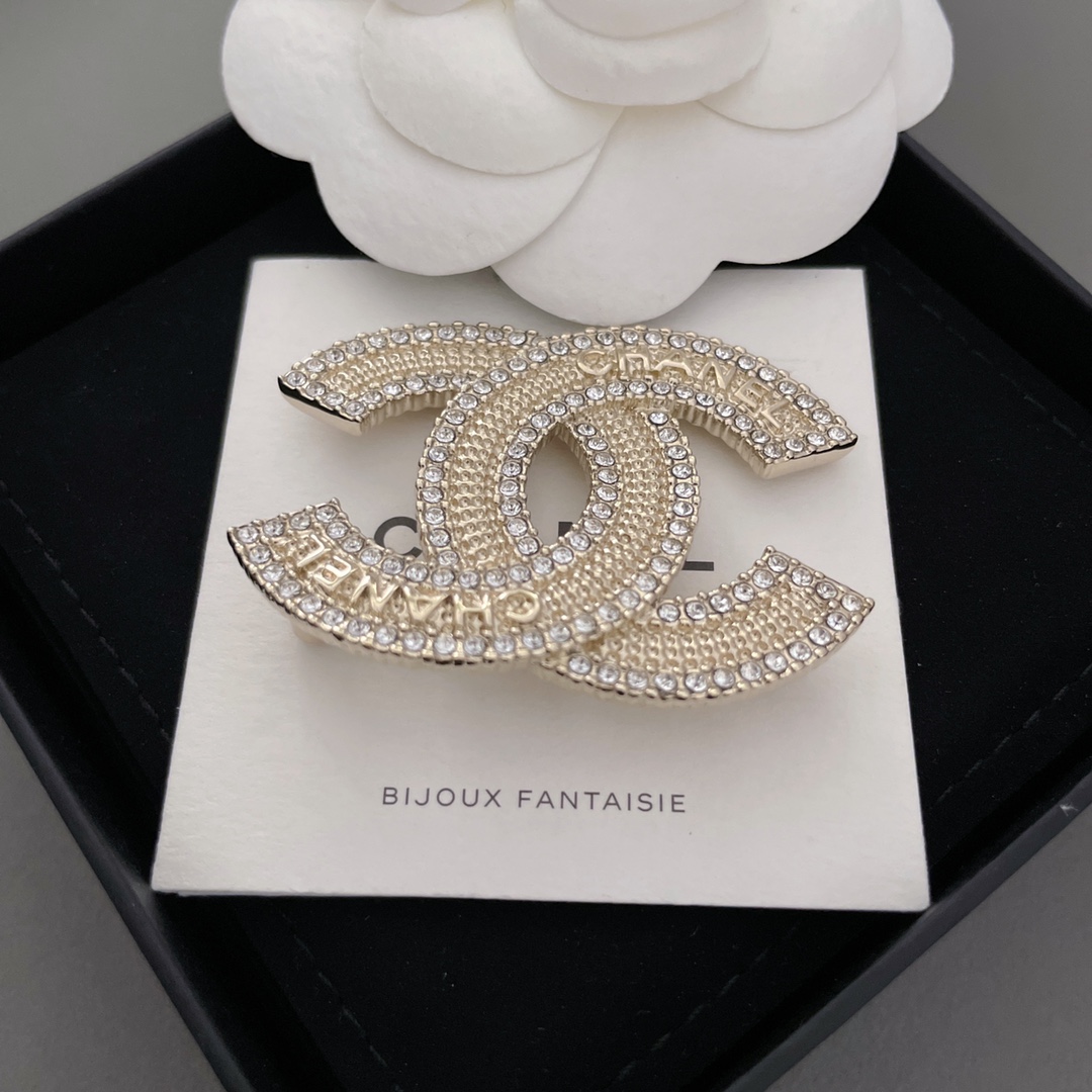 Top CHANEL Inspired Diamond Brooch - Light Gold