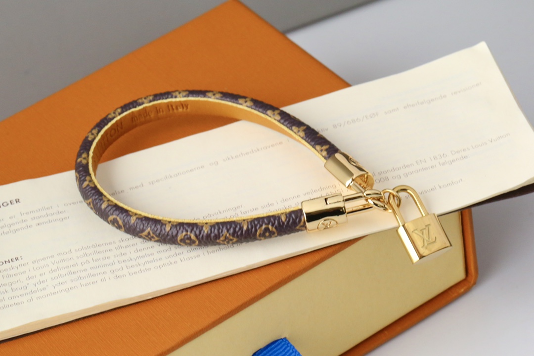 TOP Louis Vuitton LV Monogram Leather Bracelet - 11 Types