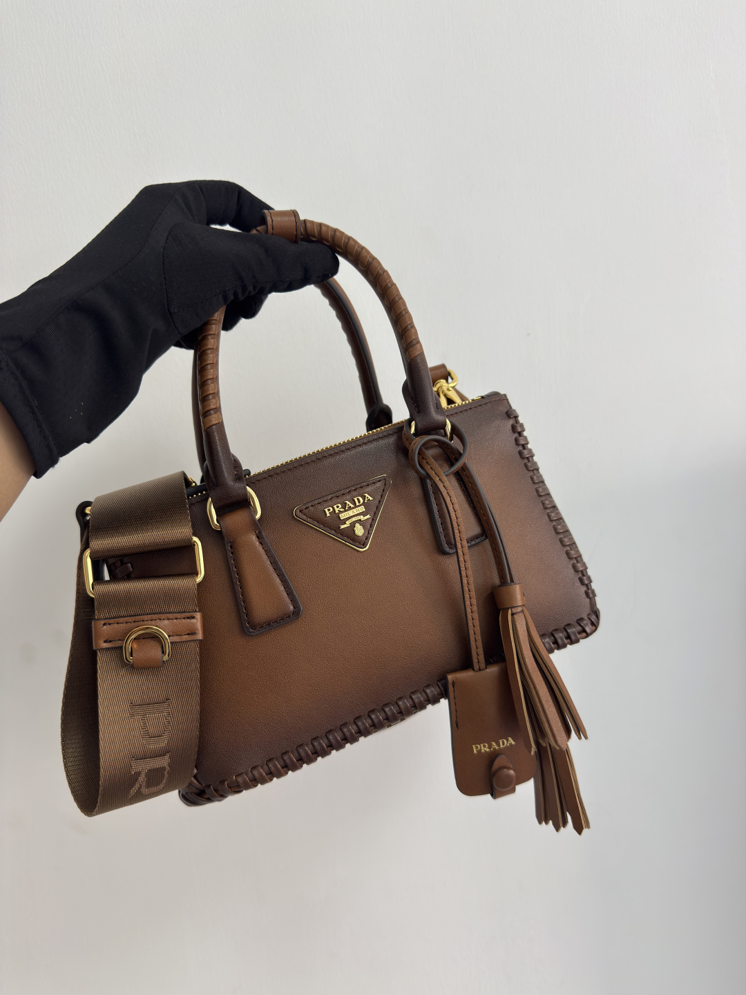 TOP PRADA Galleria  Saffiano Bag 21x12.5x8.5cm - 2 Colors