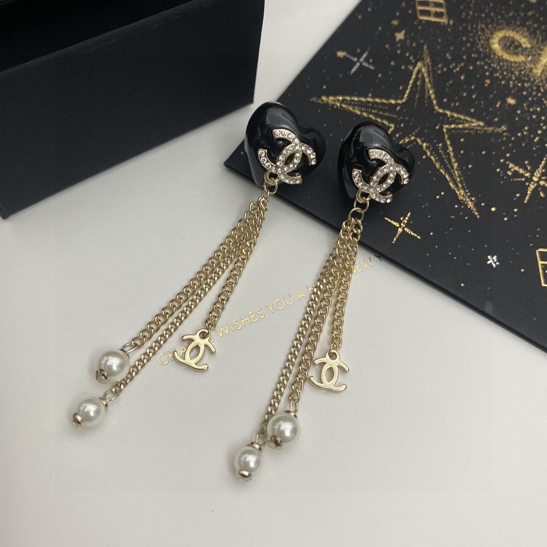 TOP CHANEL Double C Diamond Tassel Pearl Earrings - Gold