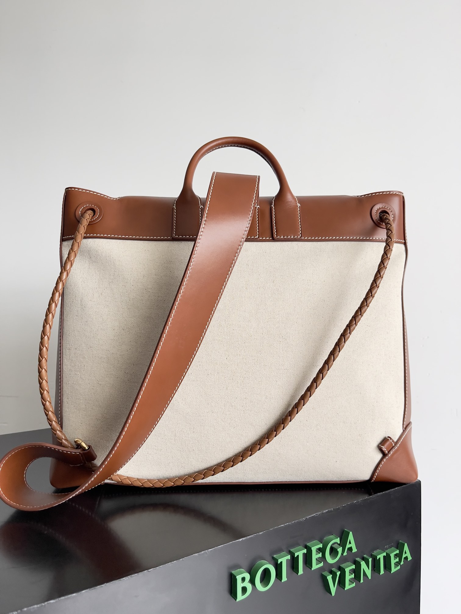 TOP Bottega Veneta BV Andiamo Crossbody Bag Leather/Canvas 48x40x20cm - Brown