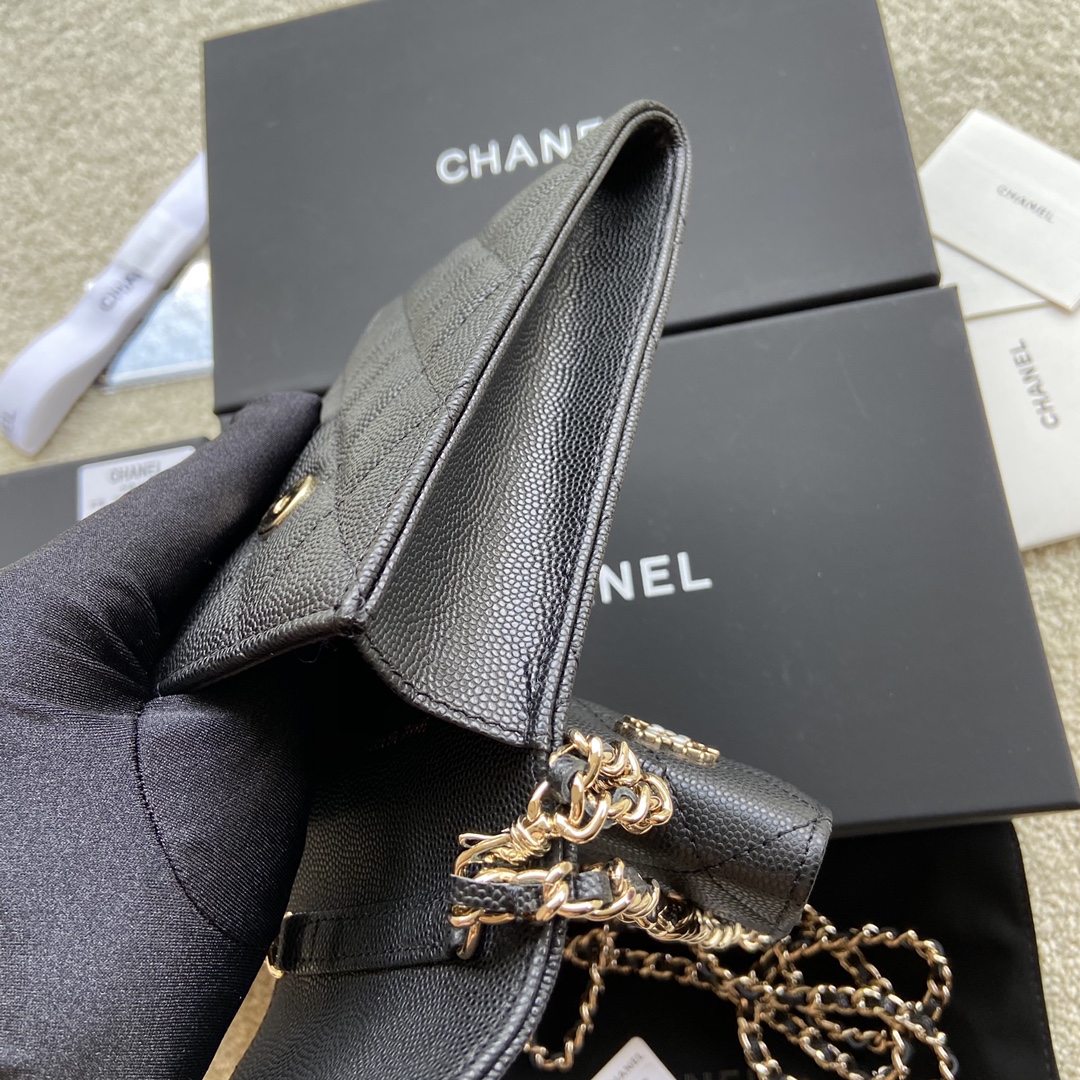 TOP CHANEL Mini Bag Grain Cowhide 10×16.5×2 cm - Black & GHW
