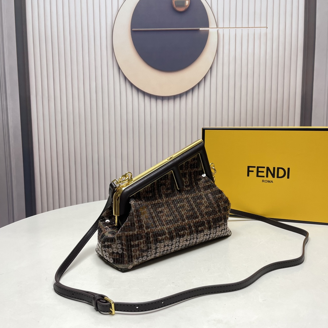 TOP FENDI First Presbyopia Bead Embroidery Bag