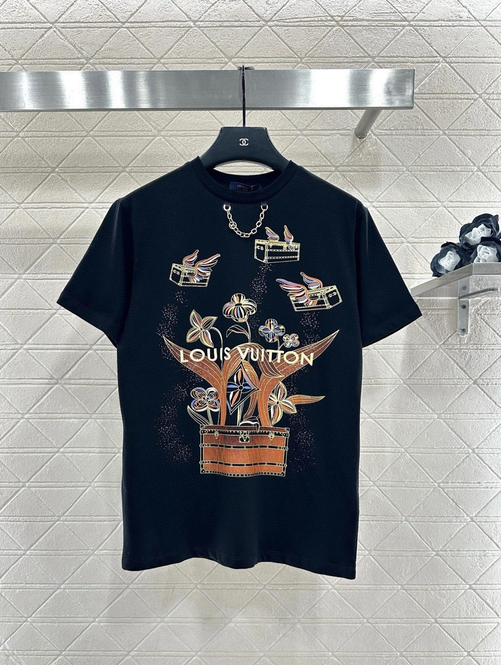 TOP Louis Vuitton LV  T-Shirt - 2 Colors