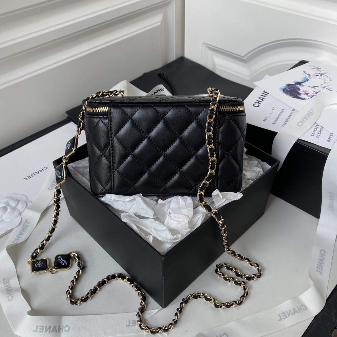 TOP CHANEL Lambskin Makeup Box 17*9.5*8cm - Black