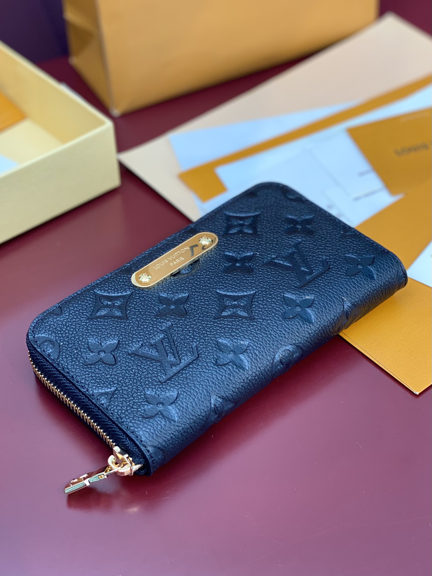 TOP Louis Vuitton LV Margot Wallet Monogram Empreinte Leather 17x11x2cm - Black