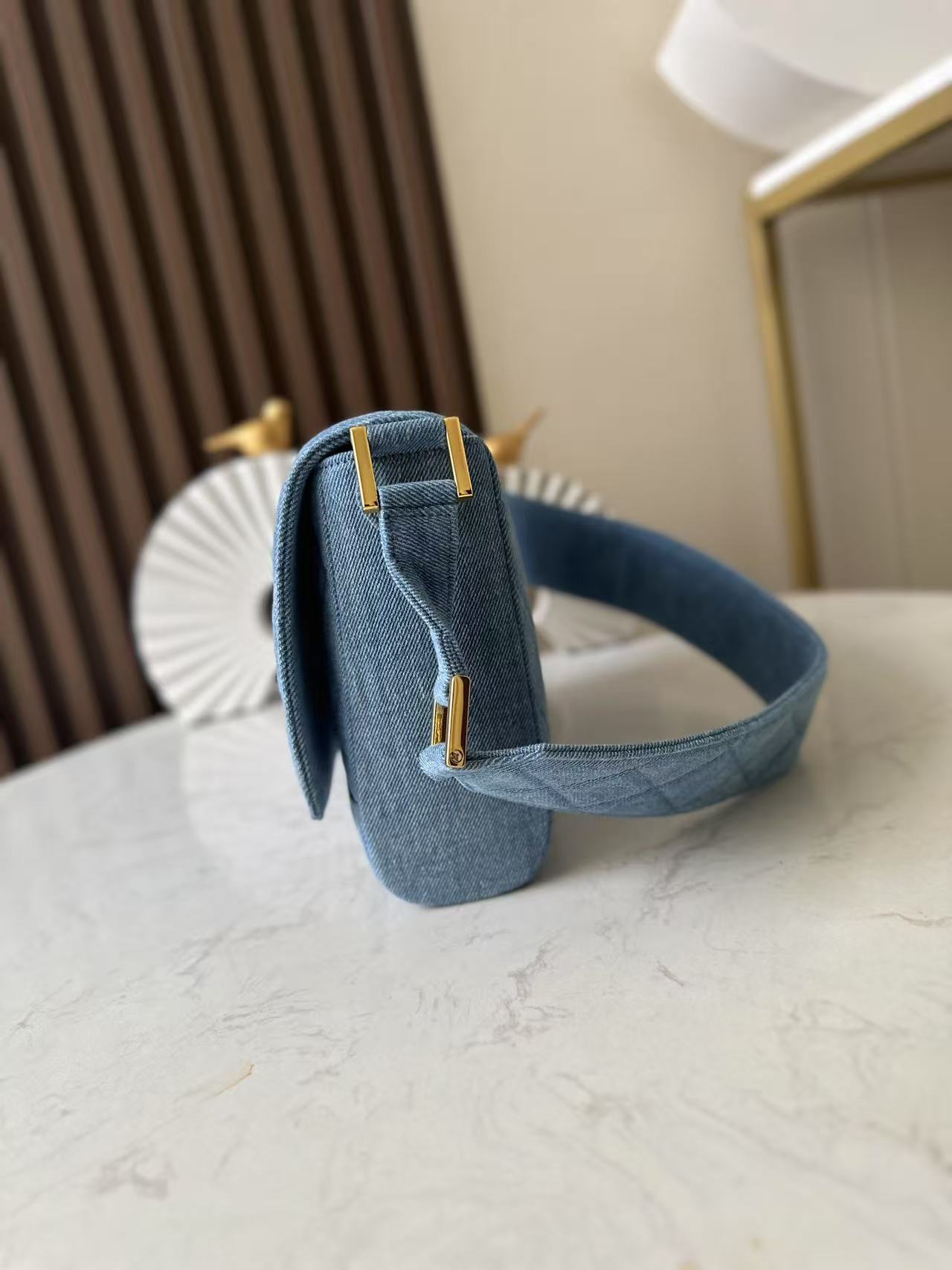 TOP CHANEL Denim Bag  25.5×20×7cm - Blue