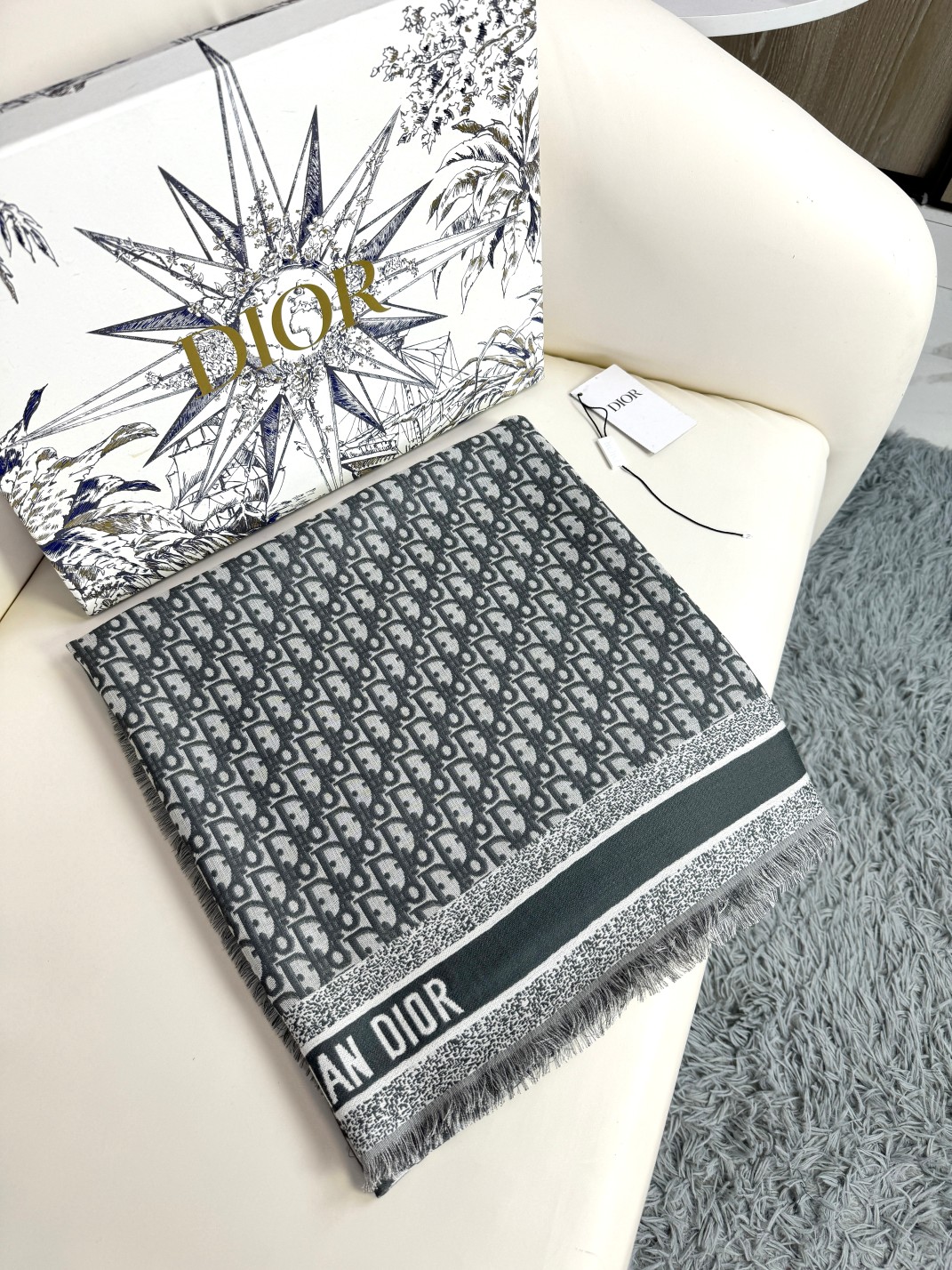 TOP Christian Dior Cashmere Scarf 140 x 140cm -2 Colors