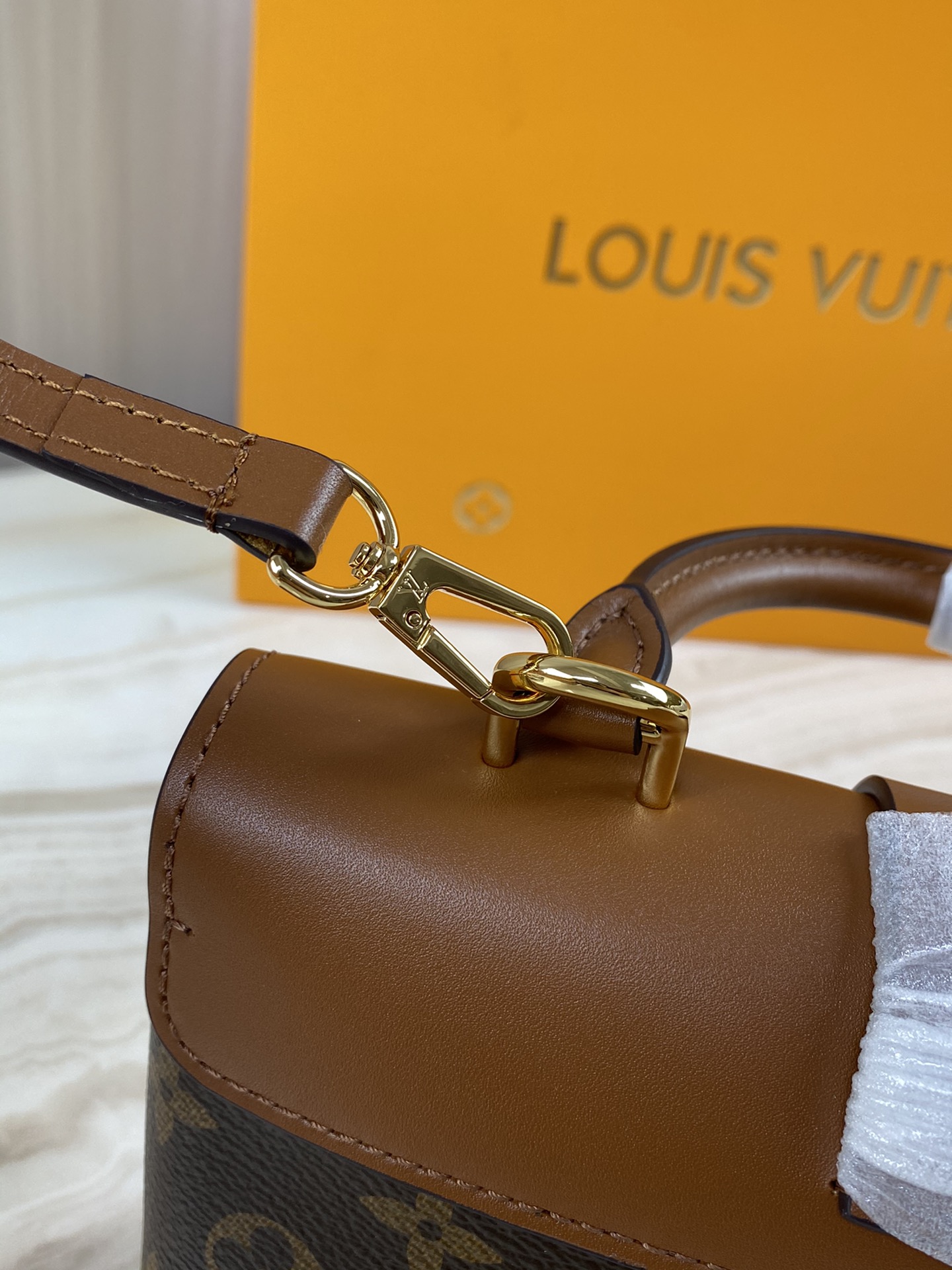 Louis Vuitton Locky BB M44654