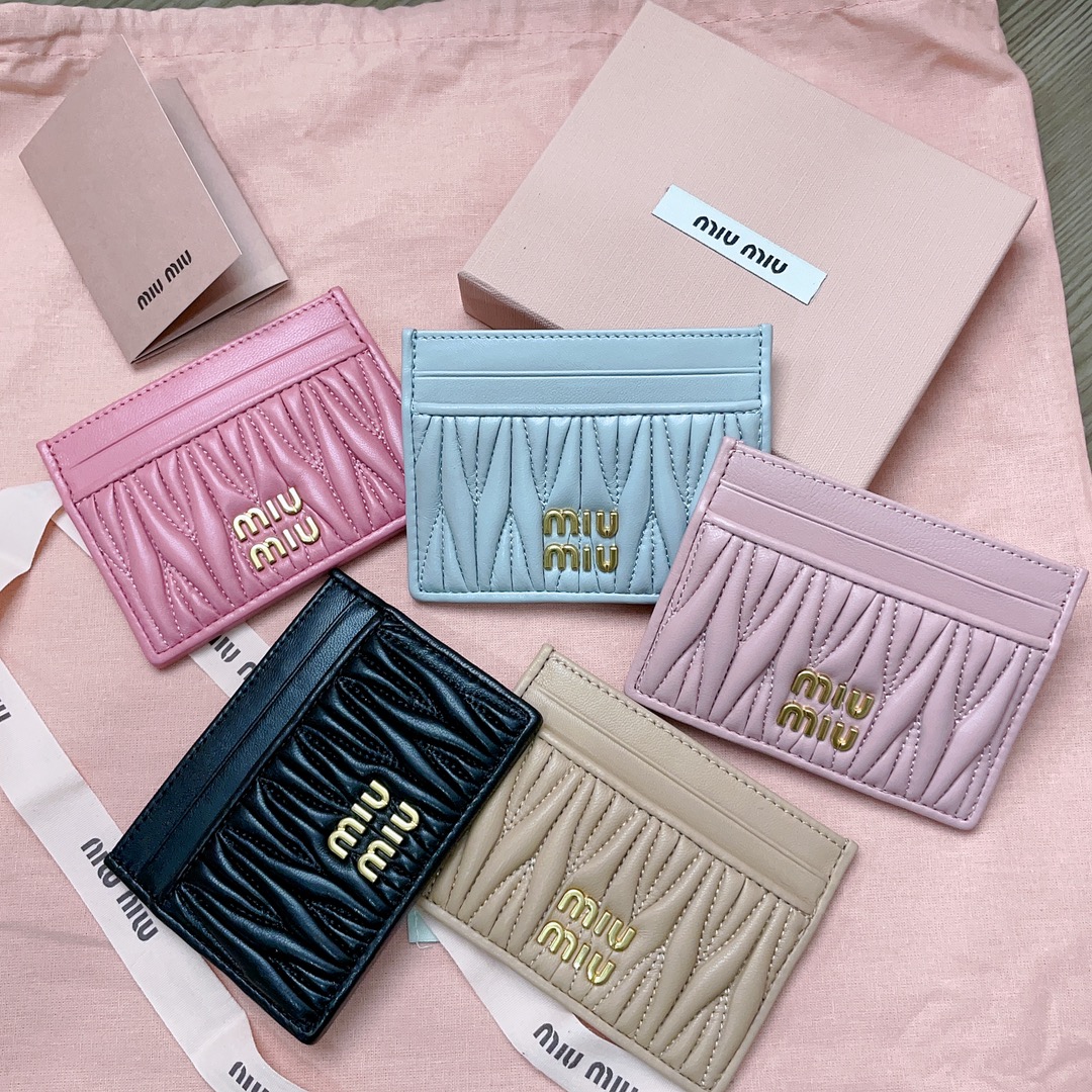 TOP Miu Miu Lambskin Matelasse Pocket Wallet 11.5x8cm - 5 Color