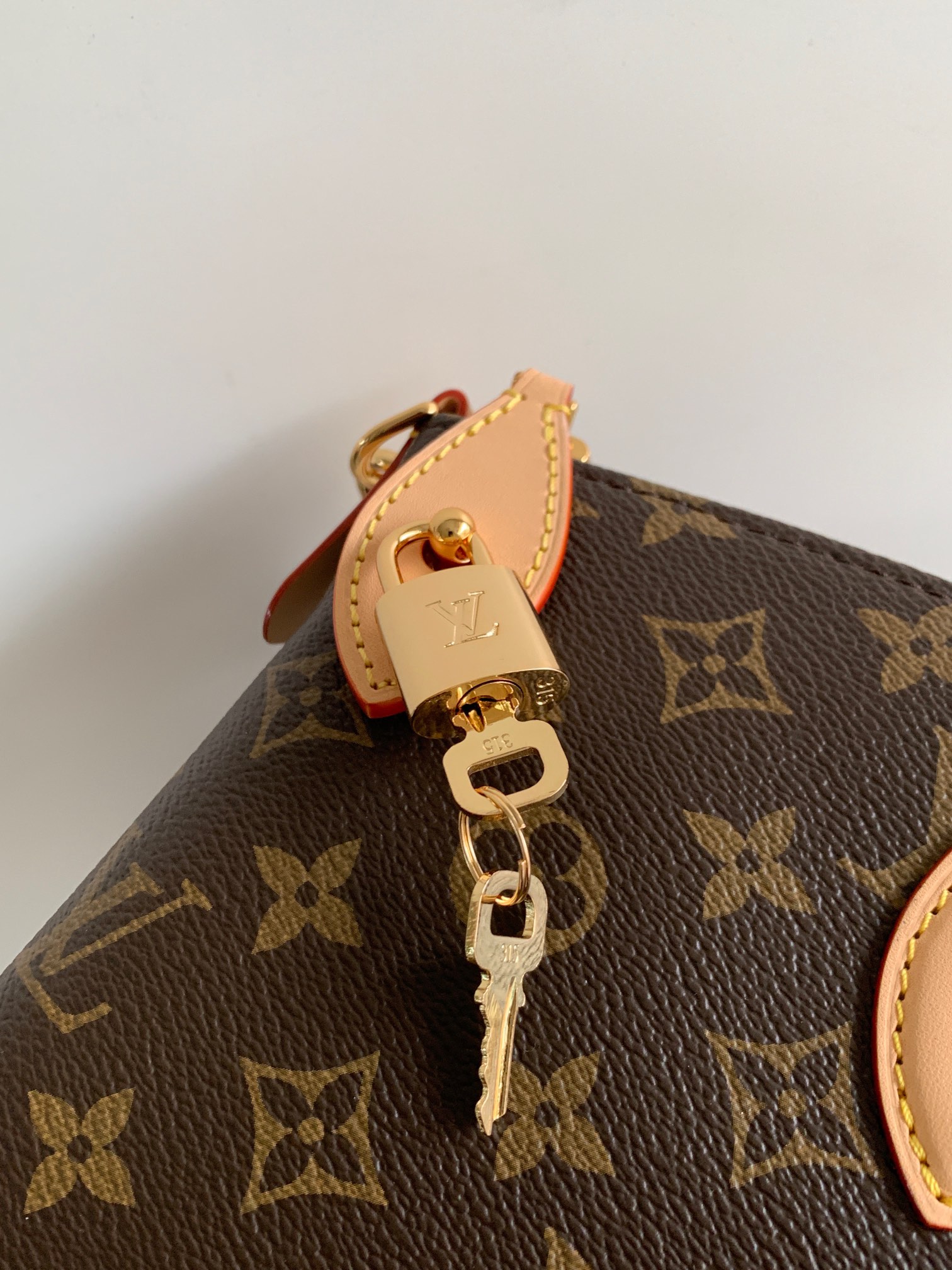 TOP Louis Vuitton LV Lockit BB Handbag 33x24x12cm/36x30x15cm - Brown