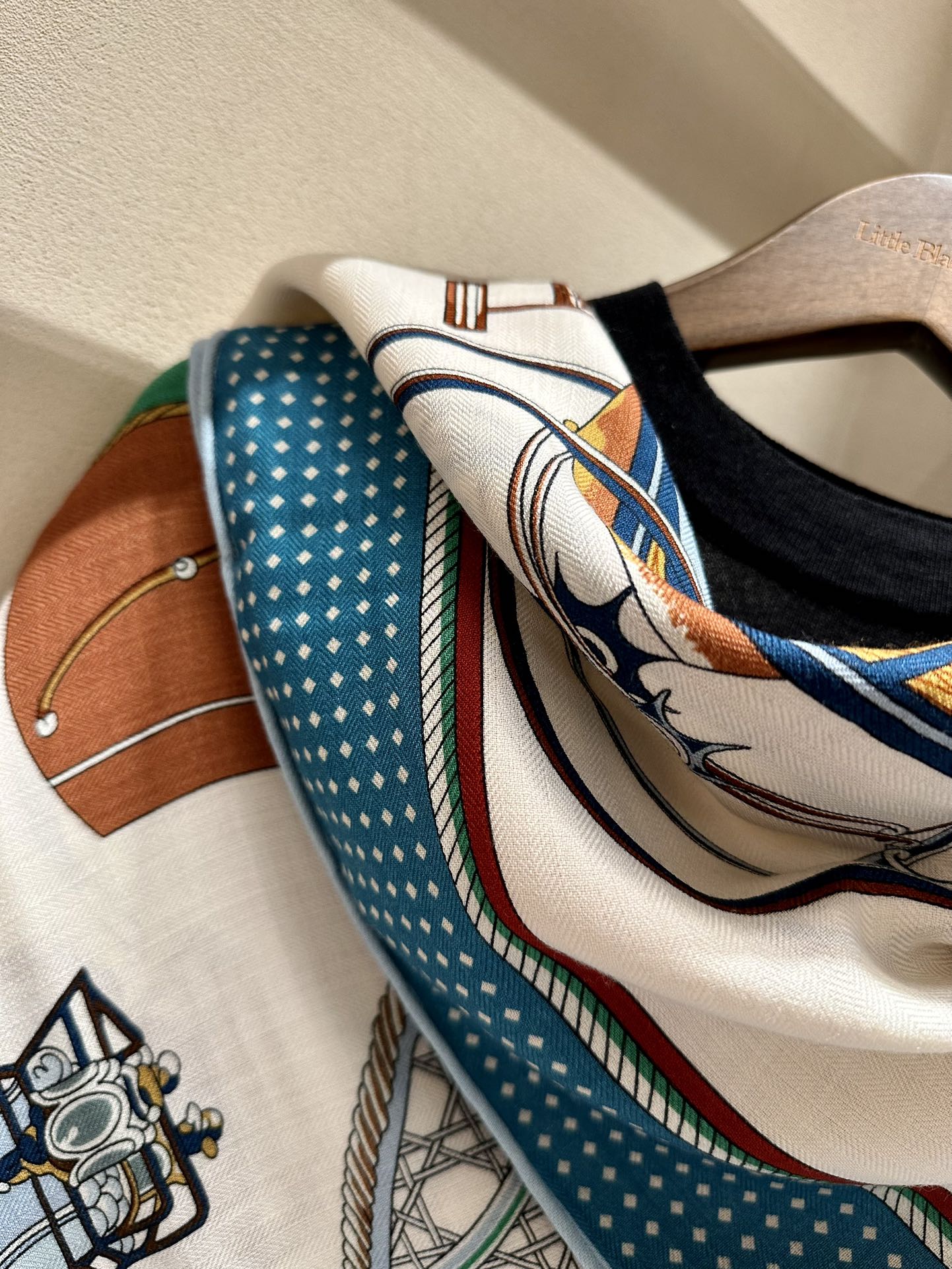 TOP HERMES Holiday Carriage Square Scarf 140 x 140 cm - 2 Colours